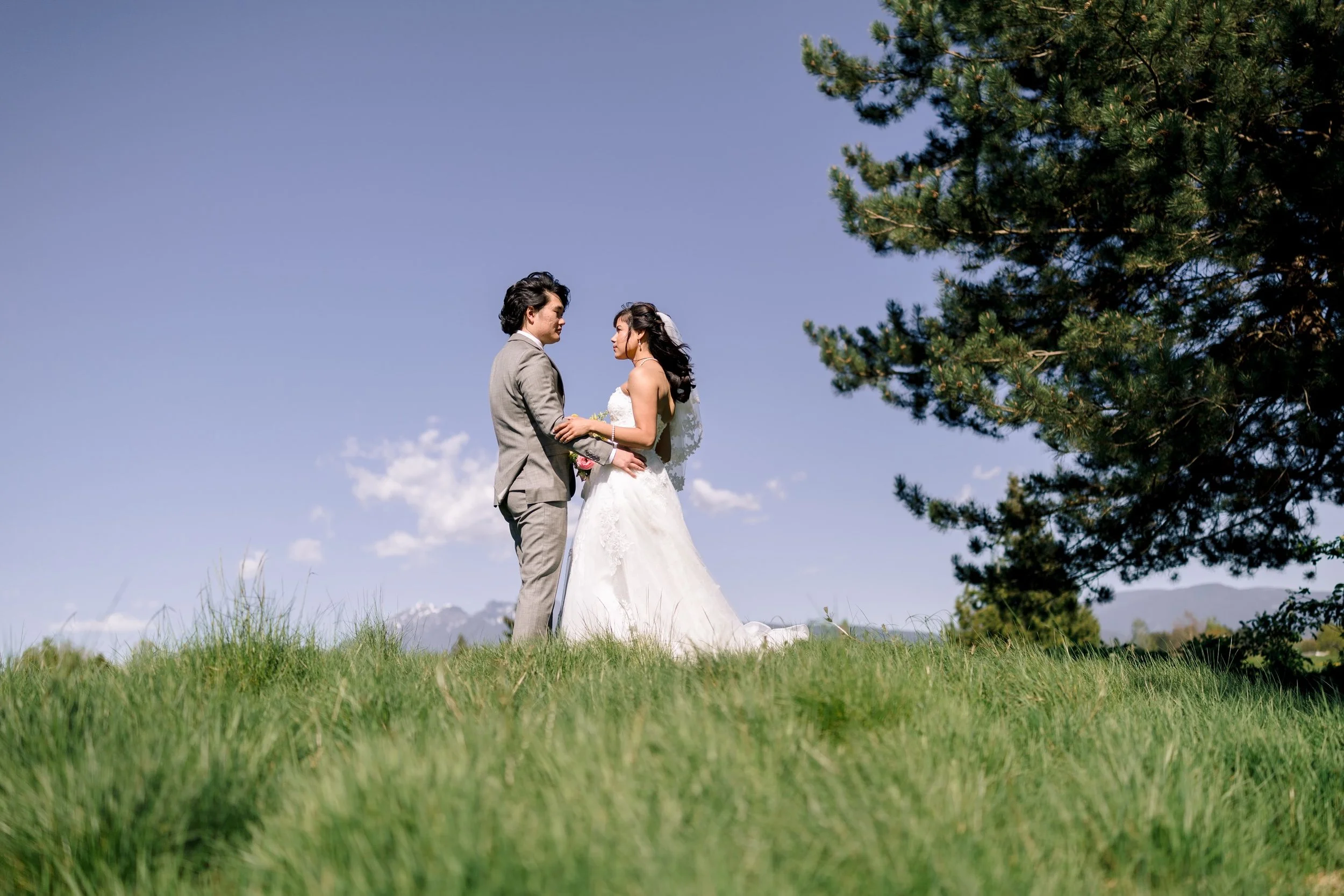 E +R 💕 on a sunny wedding day. 

deminphotography.com

#vancouverweddingphotography  #vancouverweddingphotographer #weddingphotography #wedding #bride