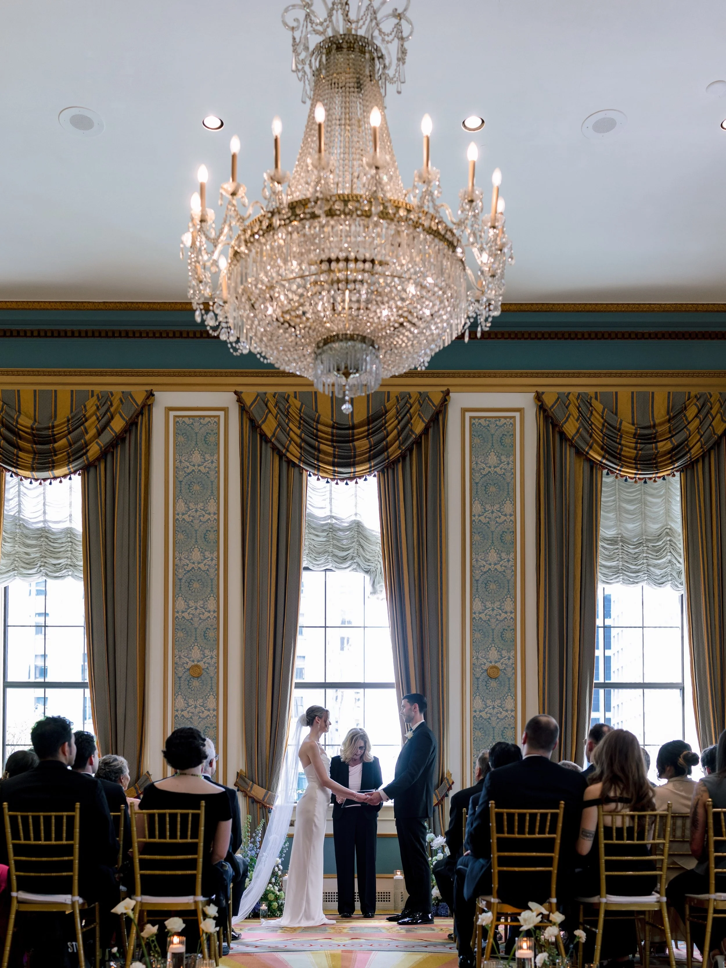 Classy moments at Fairmont Vancouver with Carolyn and Mitchell 

deminphotography.com

#vancouverweddingphotography  #vancouverweddingphotographer #weddingphotography #wedding #bride