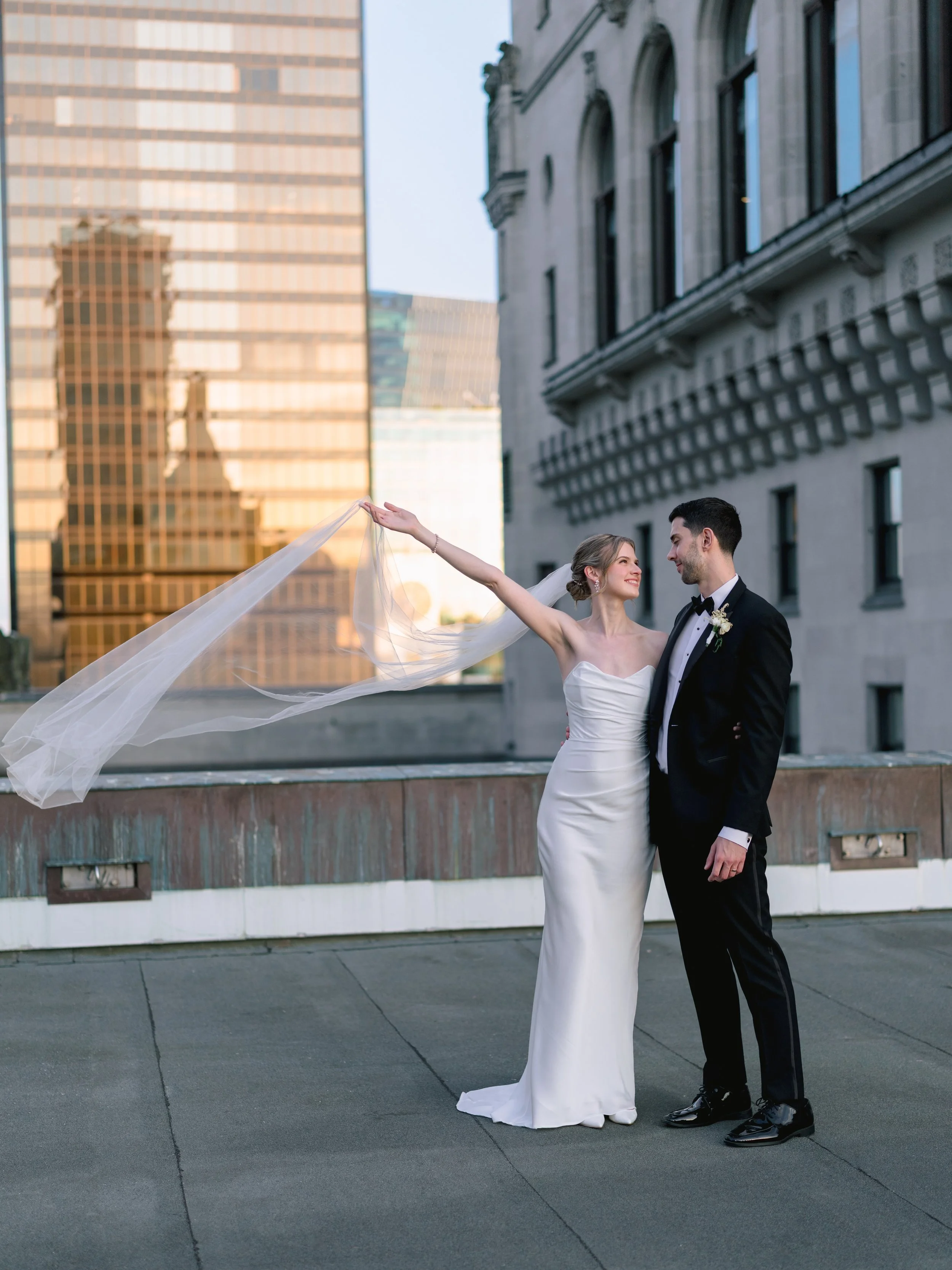 Rooftop moments with Carolyn and Mitchell 🌅

deminphotography.com

#vancouverweddingphotography  #vancouverweddingphotographer #weddingphotography #wedding #bride