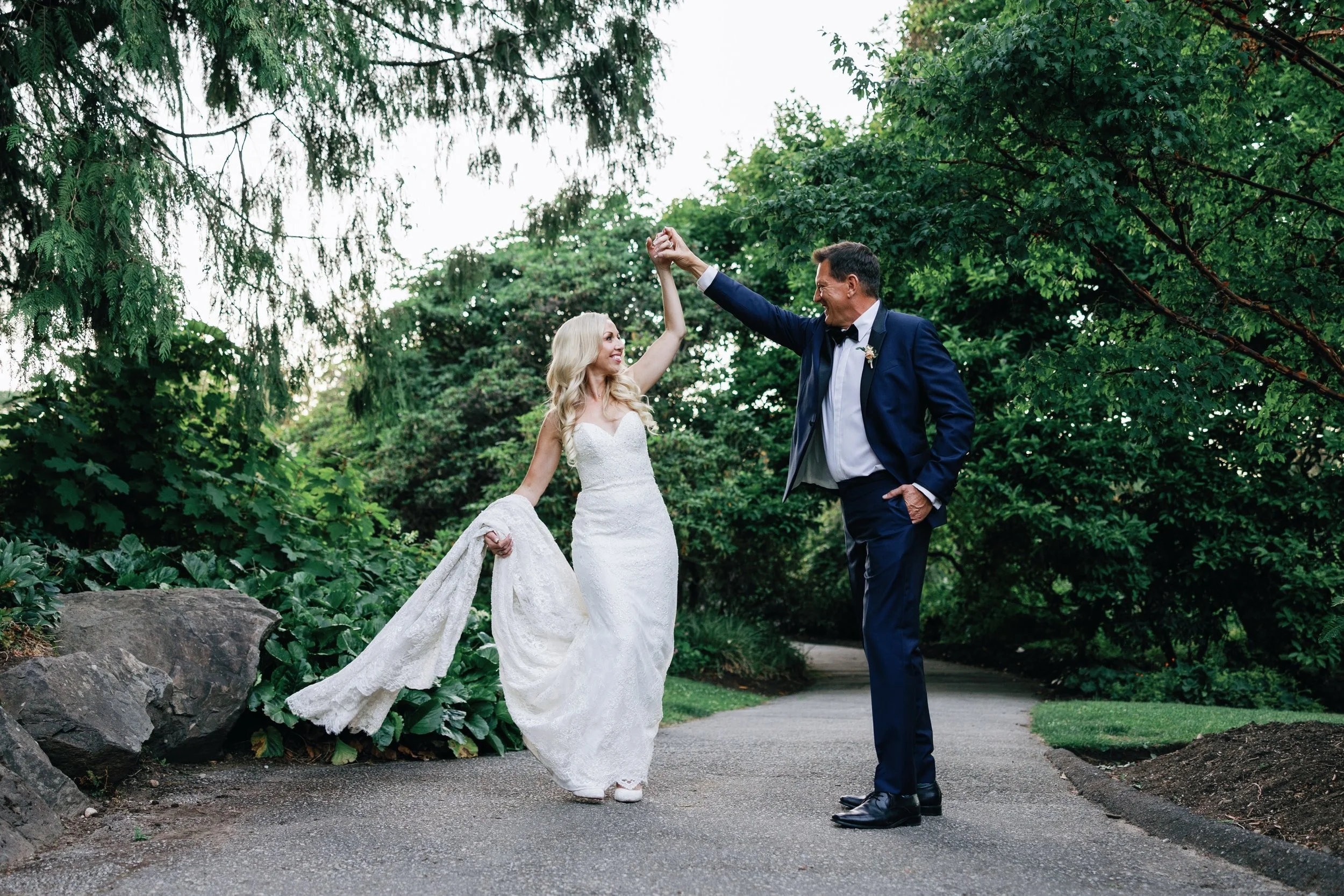 H + D 💕 

deminphotography.com

#vancouverweddingphotography  #vancouverweddingphotographer #weddingphotography #wedding #bride