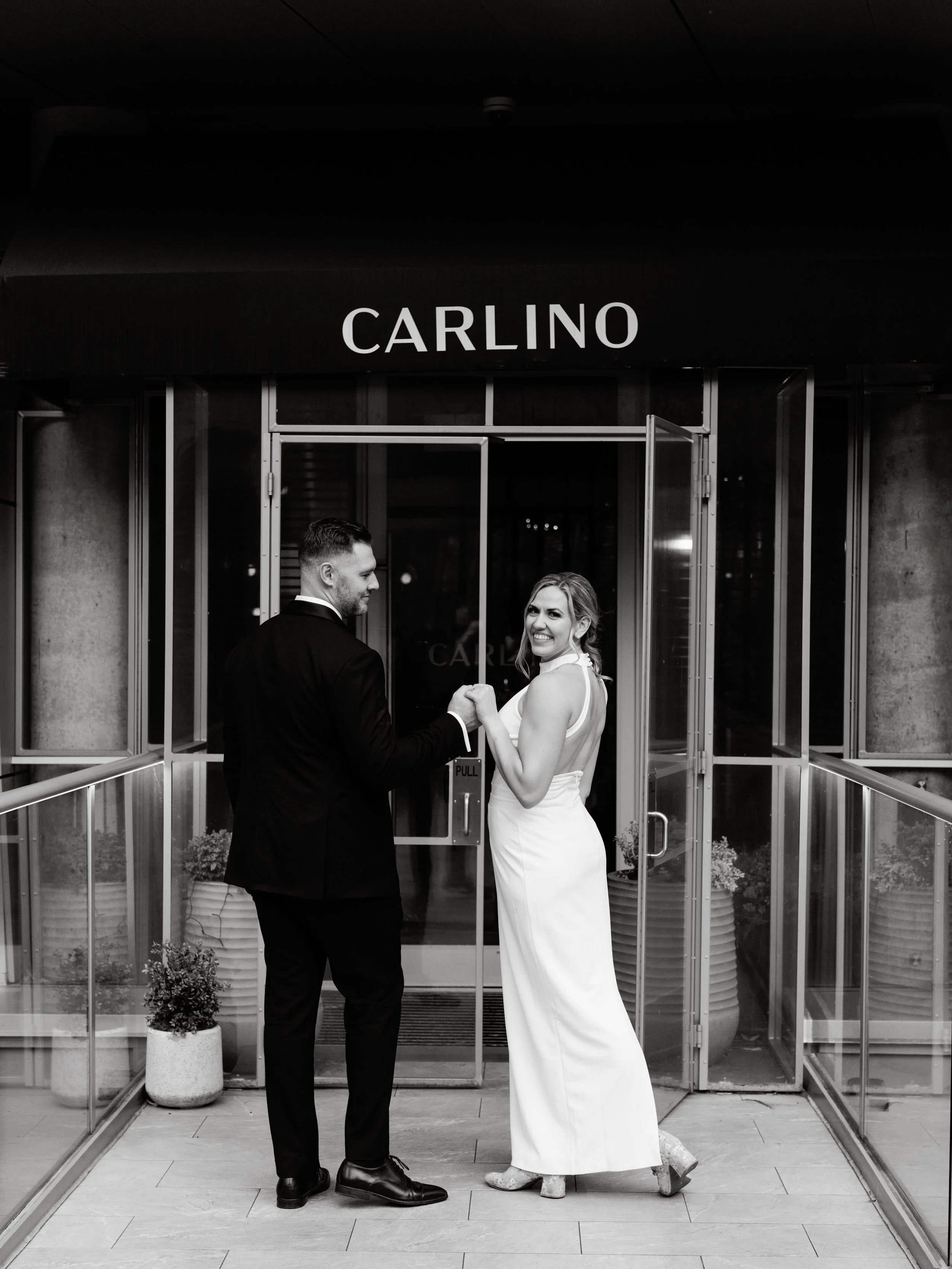 D + D 💕 black and white moments 

deminphotography.com

#vancouverweddingphotography  #vancouverweddingphotographer #weddingphotography #wedding #bride