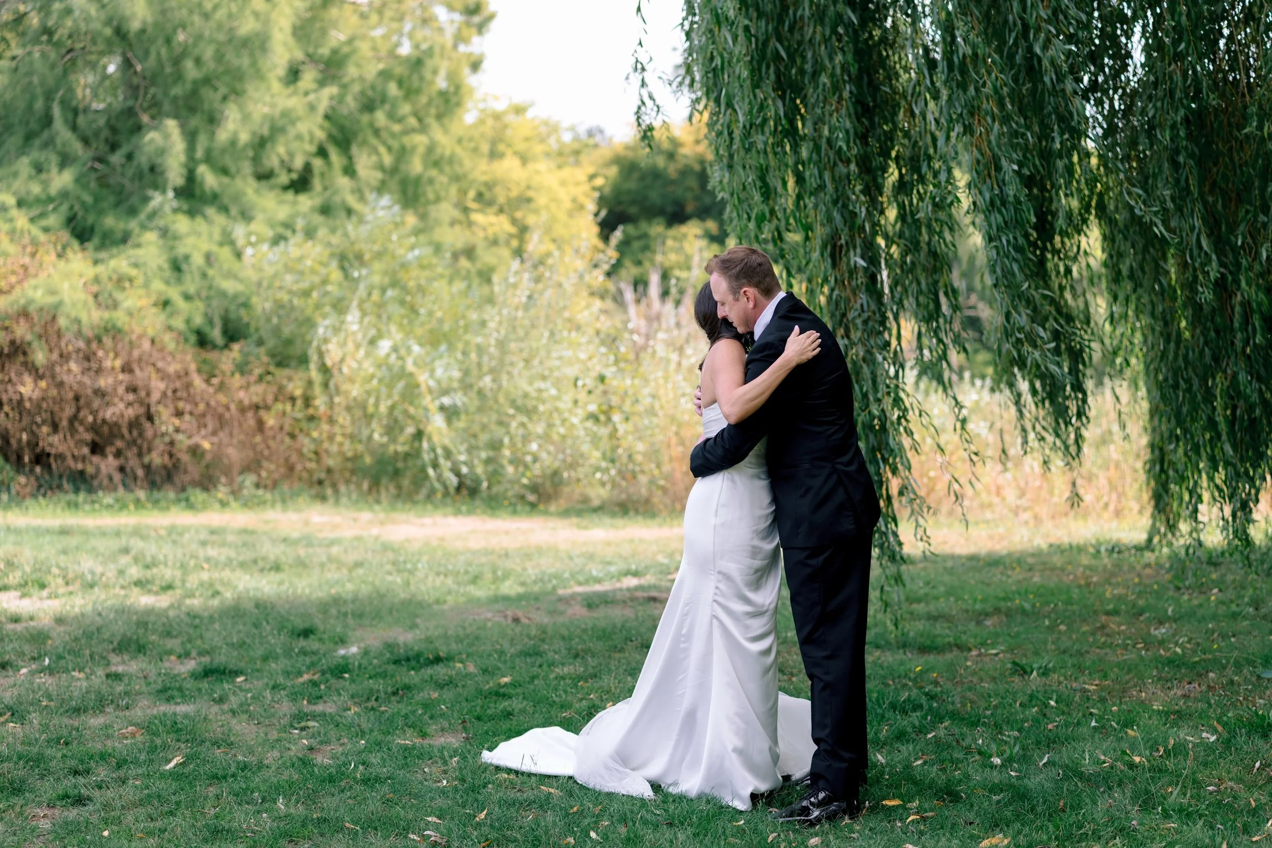 T +B 💕 wedding day moments 

deminphotography.com

#vancouverweddingphotography  #vancouverweddingphotographer #weddingphotography #wedding #bride