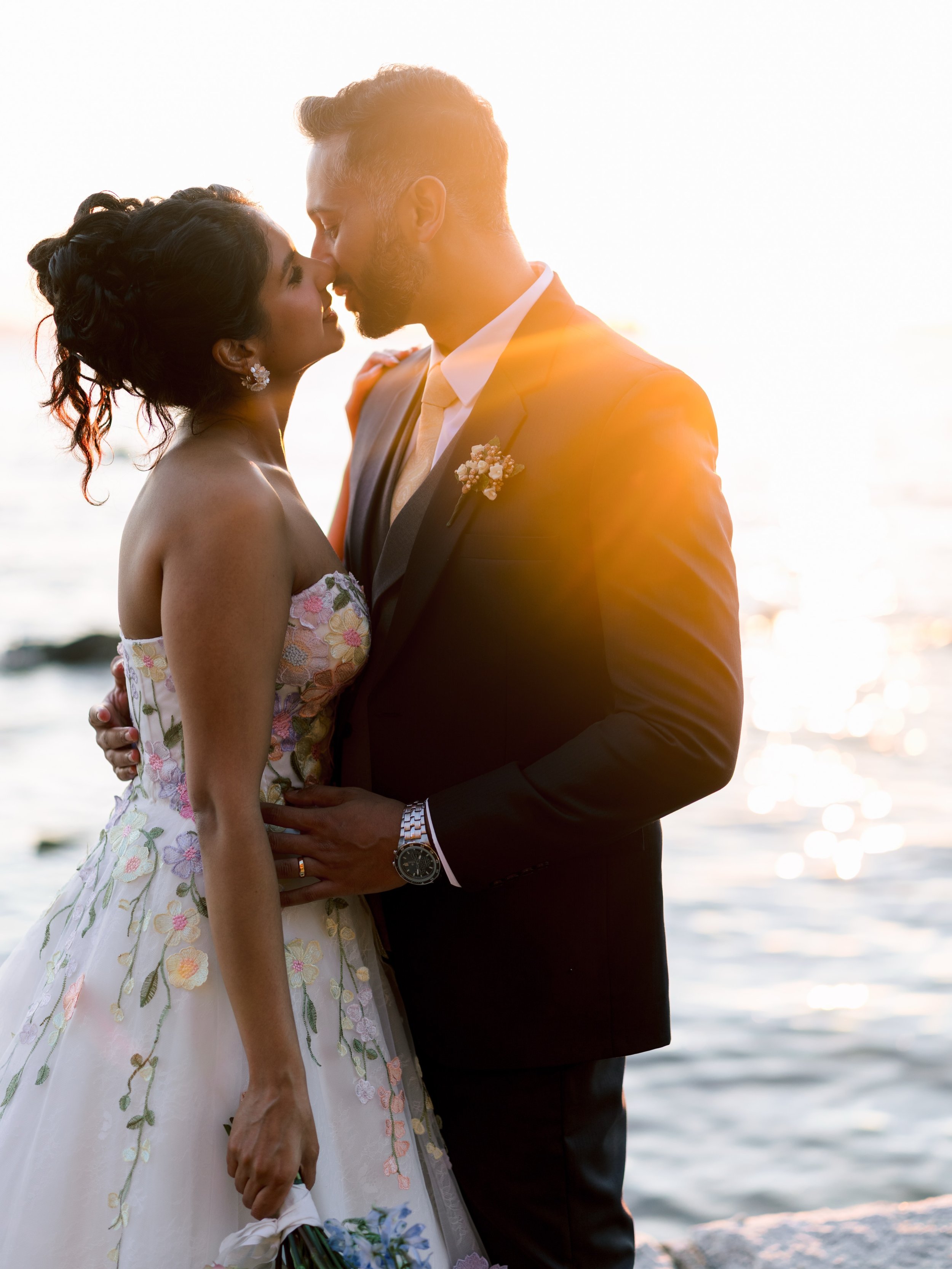 Golden hour with Ushma and Kevin 🌅 

deminphotography.com

#vancouverweddingphotography  #vancouverweddingphotographer #weddingphotography #wedding #bride