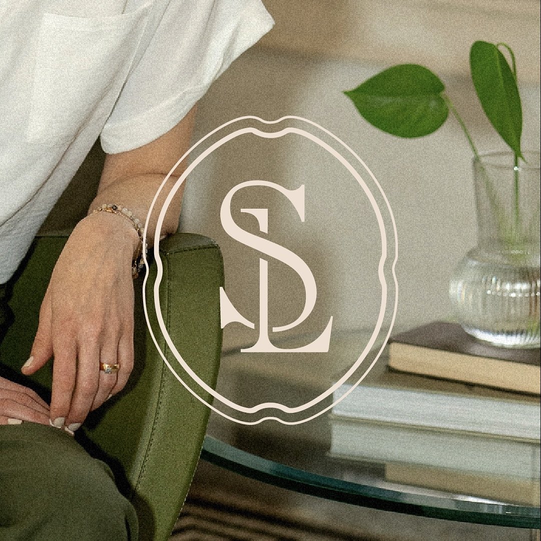 A closer look at some collateral for Sophie&rsquo;s practice👀 our goal was to create an aesthetic that feels balanced, approachable, and grounded. 

Want to chat personal branding? Shoot us a DM or head to lnk in our bio to book a discovery call✨ 

