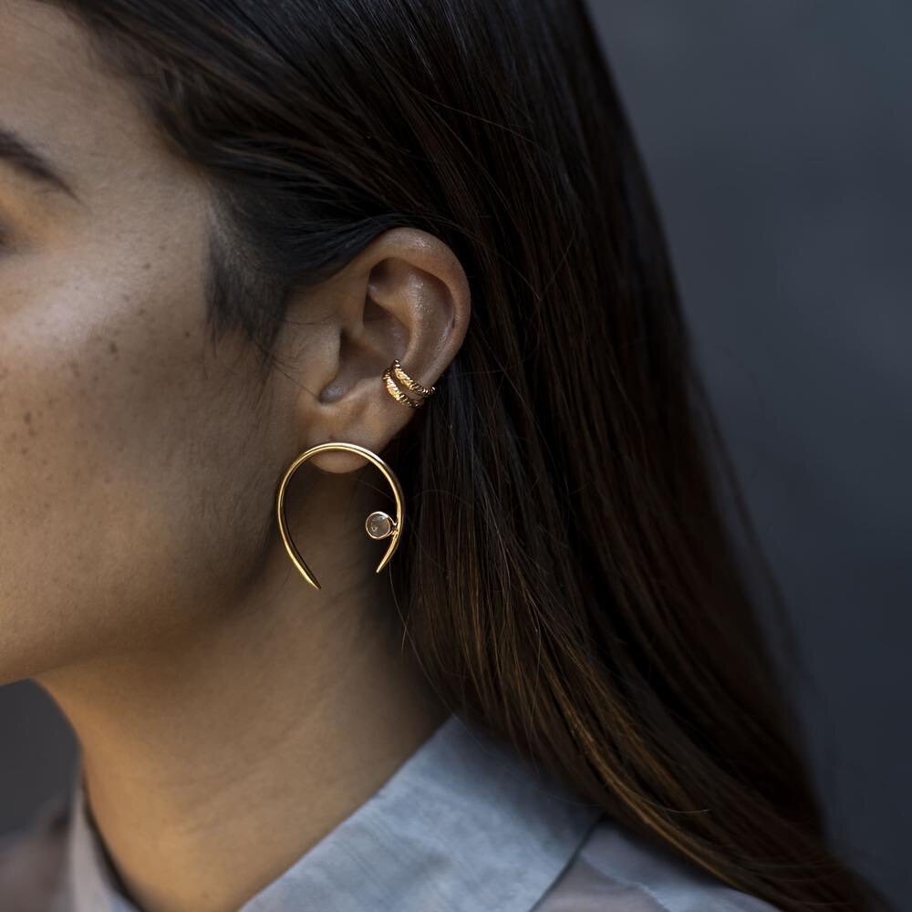 Nothing better than a golden ear cuff💥 Available NOW at Anan&aacute; Collective🔝⁠⁠
⁠⁠
Tap to shop, or visit our estore in our bio.