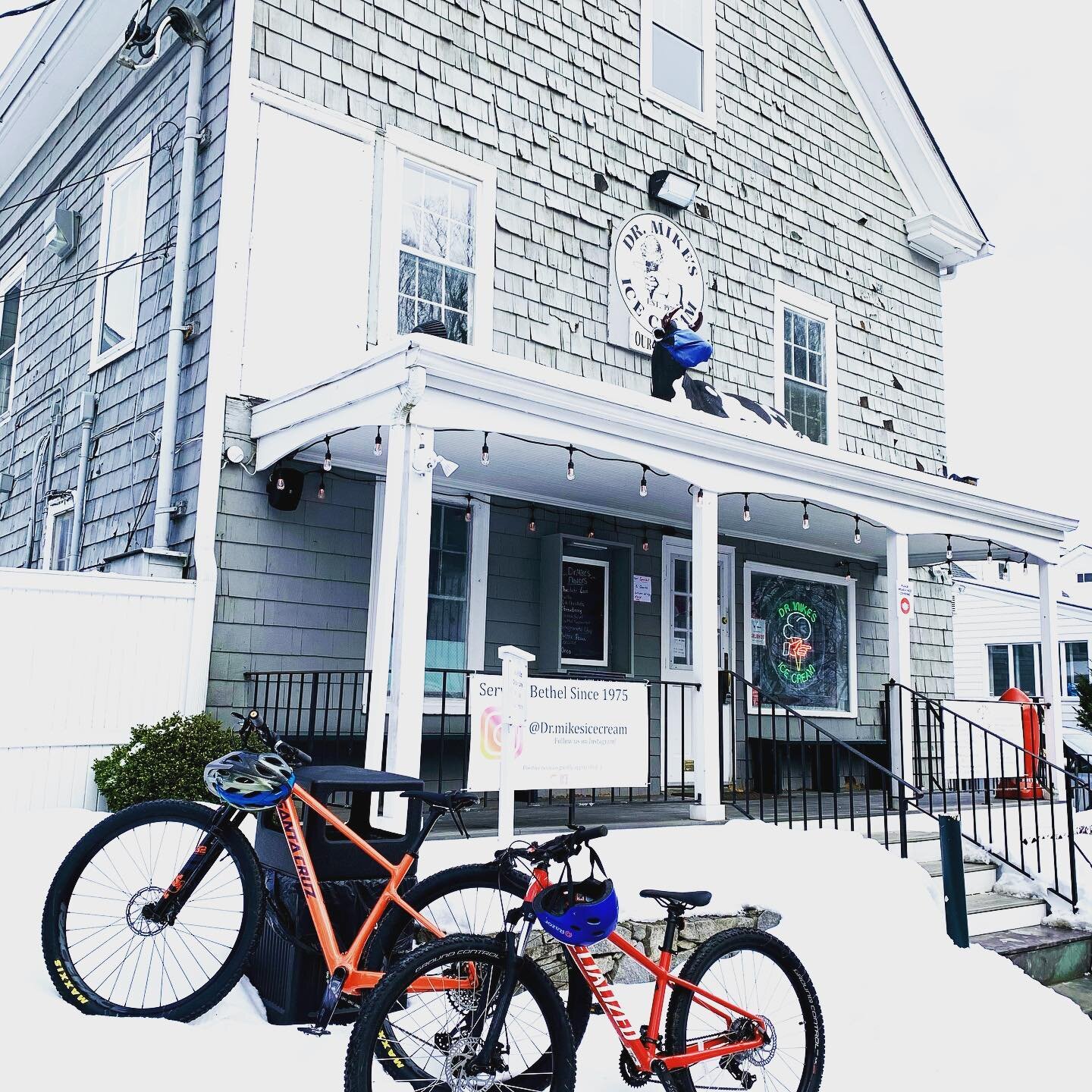 It&rsquo;s never too cold or snowy for a bike ride and Dr. Mike&rsquo;s ❄️☃️#winter #icecreamisnotjustforsummer #bikeriders #outdooractivitiesforkids #beoutsideandgrow #takeabreak #kidsofinstagram #kids #communitylove #communitysupport #havefun