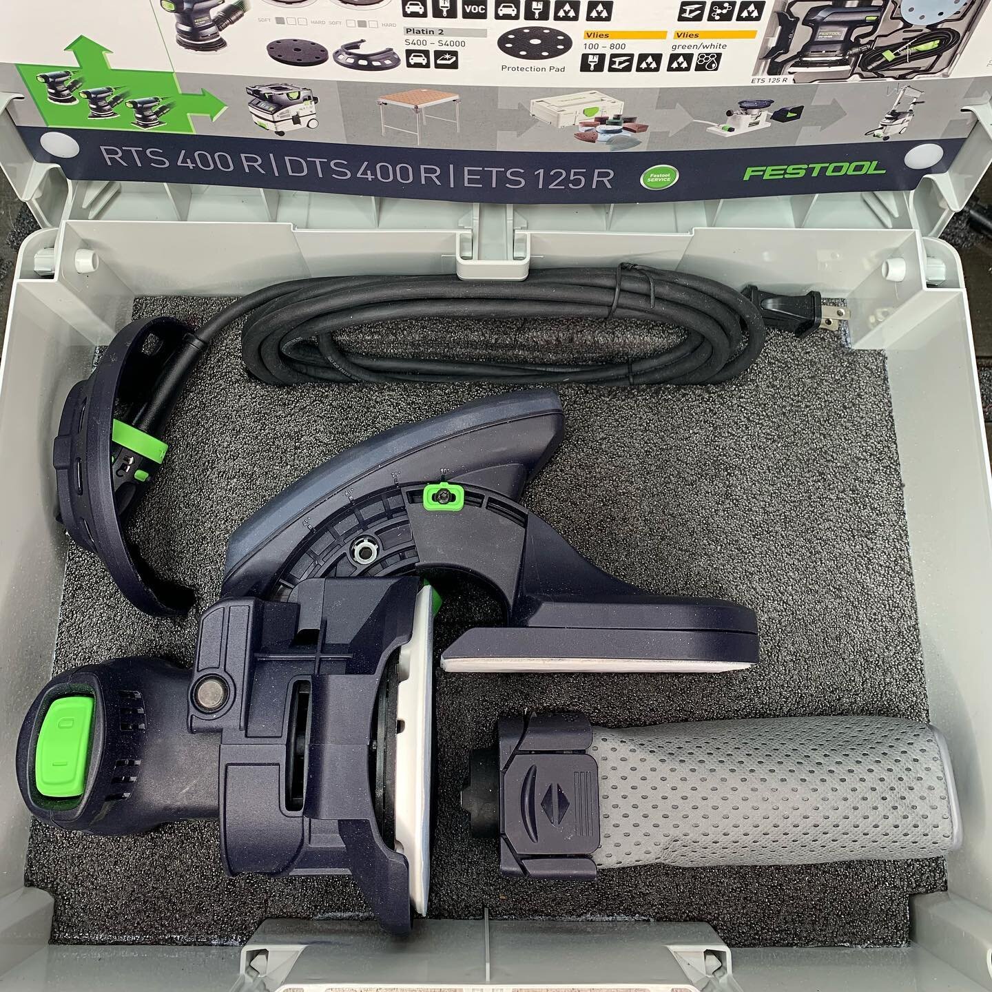 EDGE SANDER
-
This is an awesome tool and it deserved an awesome home. I picked up the ETS125 in the new systainer 3 and the edge guide attachment came in a box. Once connected together, the existing plastic insert prevented closure, so I replaced it