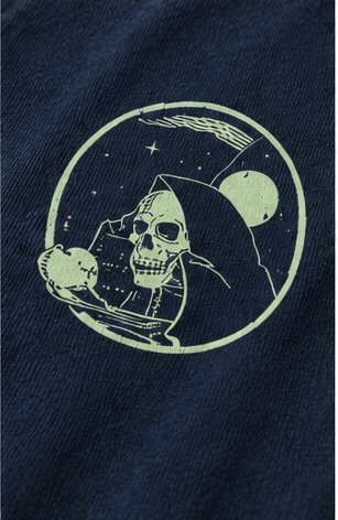 07_front_print_detail.png