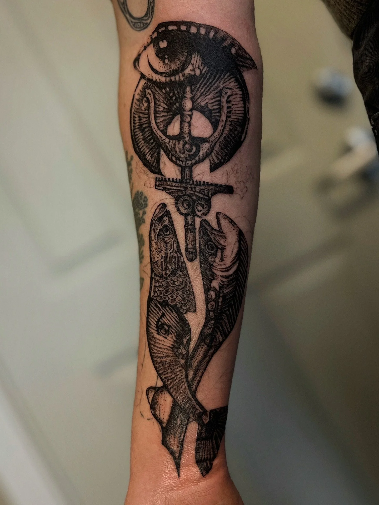 I LOVE tattooing fish. Thank you so much, Saskia. 
#collagetattoo #contemporarytattoo #mixedmediatattoo #pdxtattoo #pdxtattooartist #portlandoregontattoo #seattletattoo #bayareatattoo #eugenetattoo #pnwtattoo #finelineblackwork #qttr