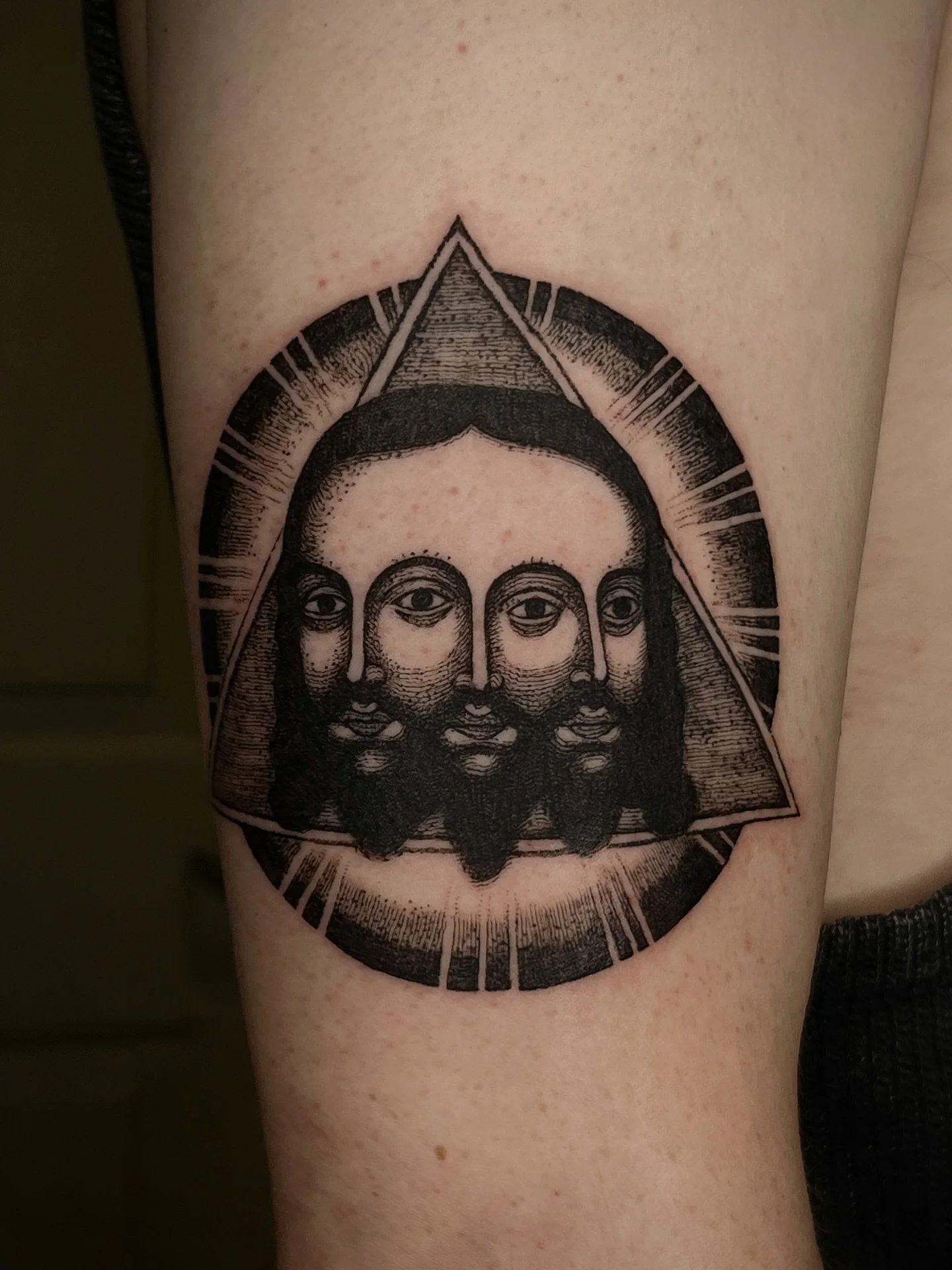 Rare Three headed Jesus from a while back 🧑&zwj;🧑&zwj;🧒 I usually don&rsquo;t do Christian/Catholic religious content, but this was too fun to pass up. Adapted from a painting I can&rsquo;t find right now, it&rsquo;s been that long. 
#finelineblac