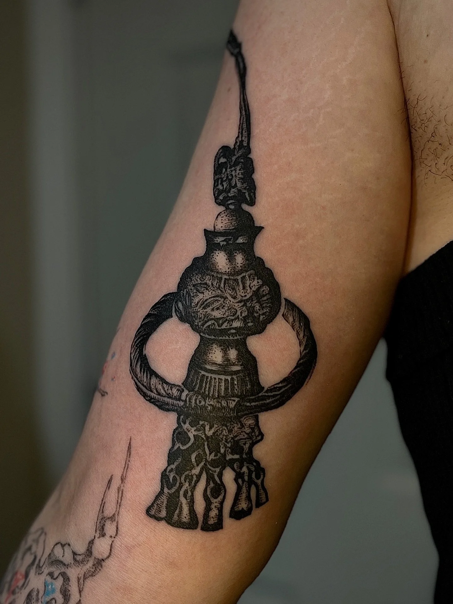 Good luck charm 3000! 
#collagetattoo #trinkettattoo #mixedmediatattoo #ornamentaltattoo #pdxtattoo #pdxtattooartist #portlandoregontattoo #seattletattoo #bayareatattoo #eugenetattoo #pnwtattoo #qttr