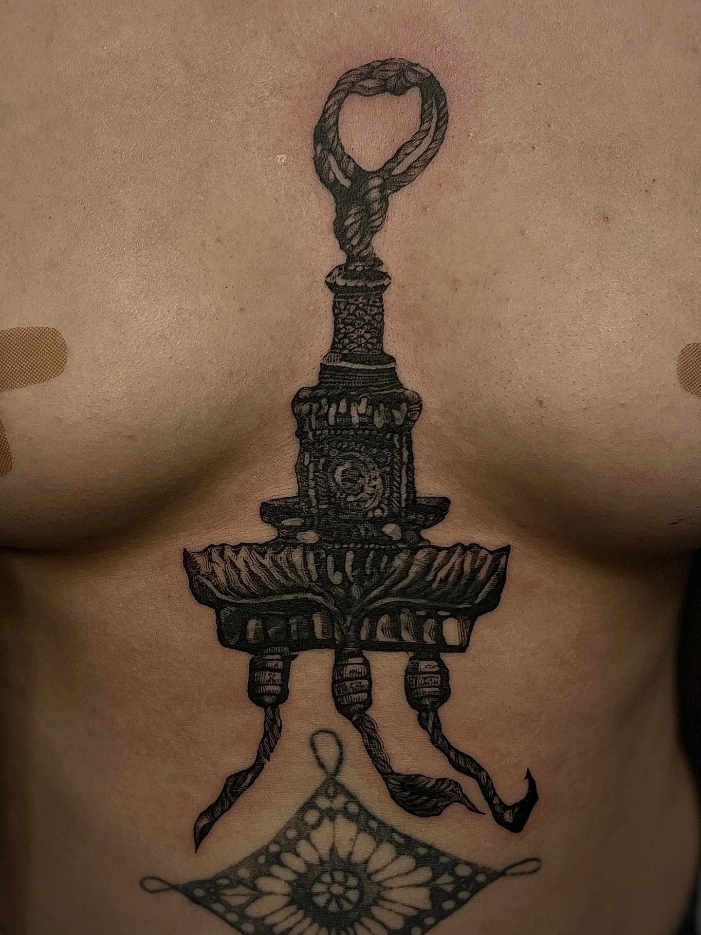 Custom coverup chest plate. What a special piece to get to do, Thank you 🪬
#ornamentaltattoo #jewelrytattoo #pdxtattoo #portlandoregontattoo #qttr