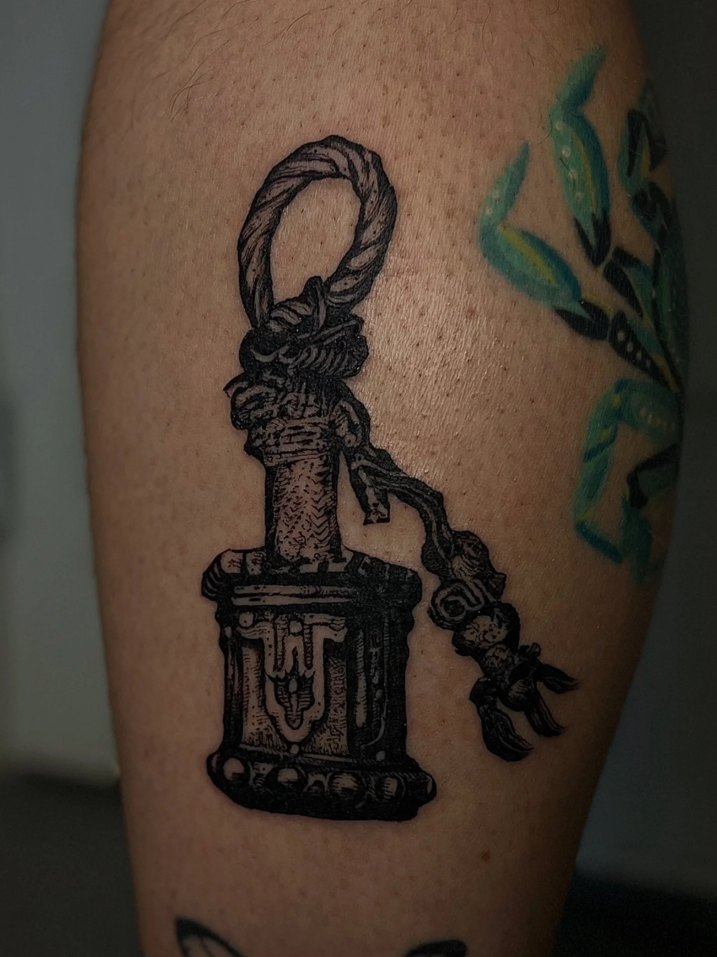 Wish box 
#pdxtattoo #pdxtattooartist #portlandoregontattoo #qttr #trinkettattoo