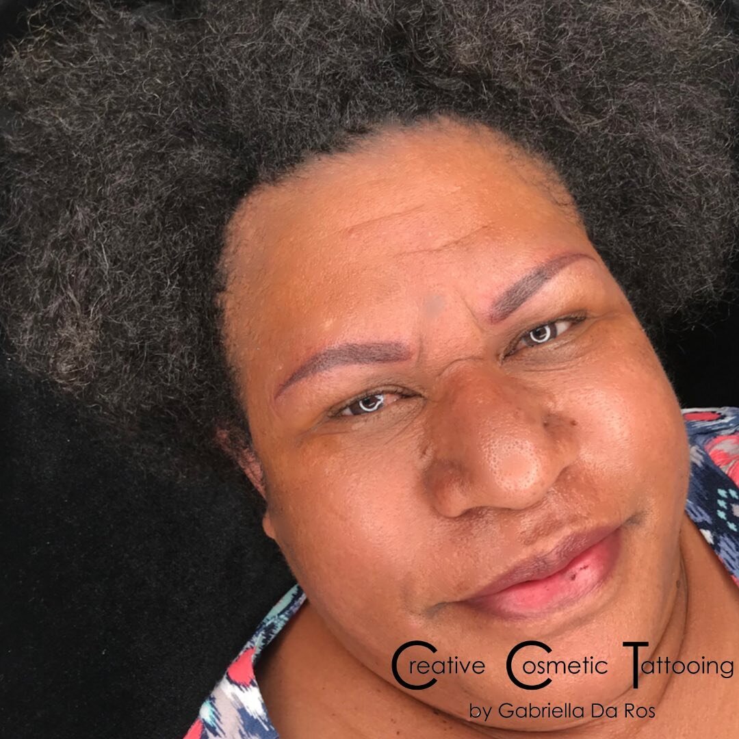 This wonderful client came to me with one request.... nice brows, and that&rsquo;s what she got. 
➡️➡️SWIPE TO SEE BEFORE &amp; AFTER ➡️➡️