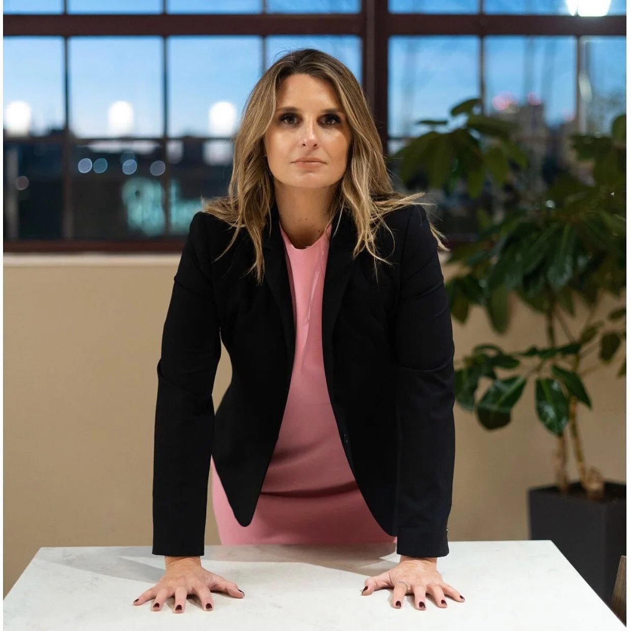 Ready to set that OOO message on your work email? ⠀
⠀
I know I am. 
⠀
Setting an out-of-office 📧 is a practical (and professional) way to let coworkers and people outside of your organization know that you&rsquo;ll be hard to reach (or even unreacha