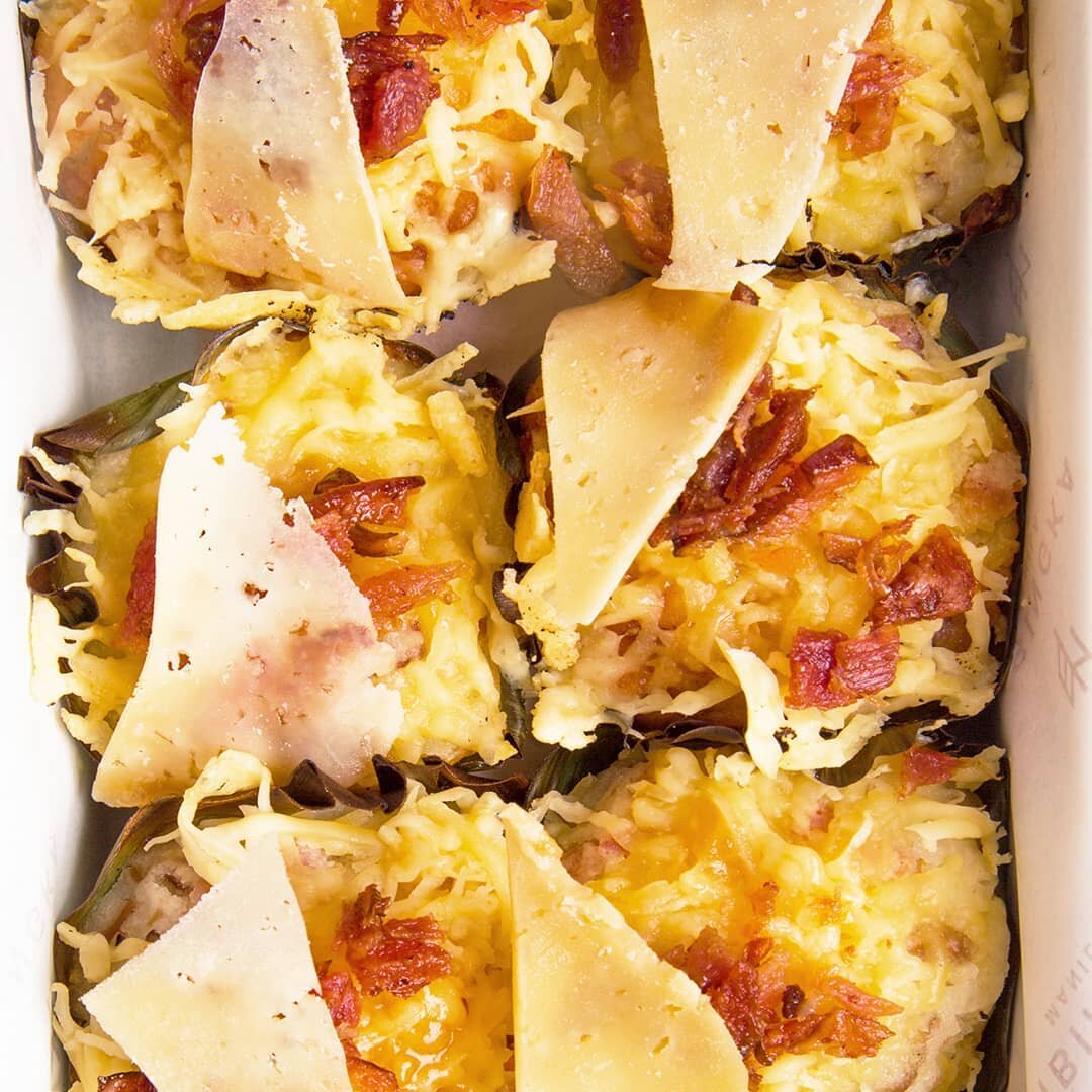 Freshly baked 💚

Order a box through www.solennmanila.com or the link in our bio! 

#SolennManila