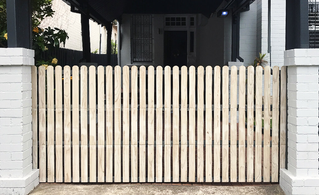 gate_02.jpg