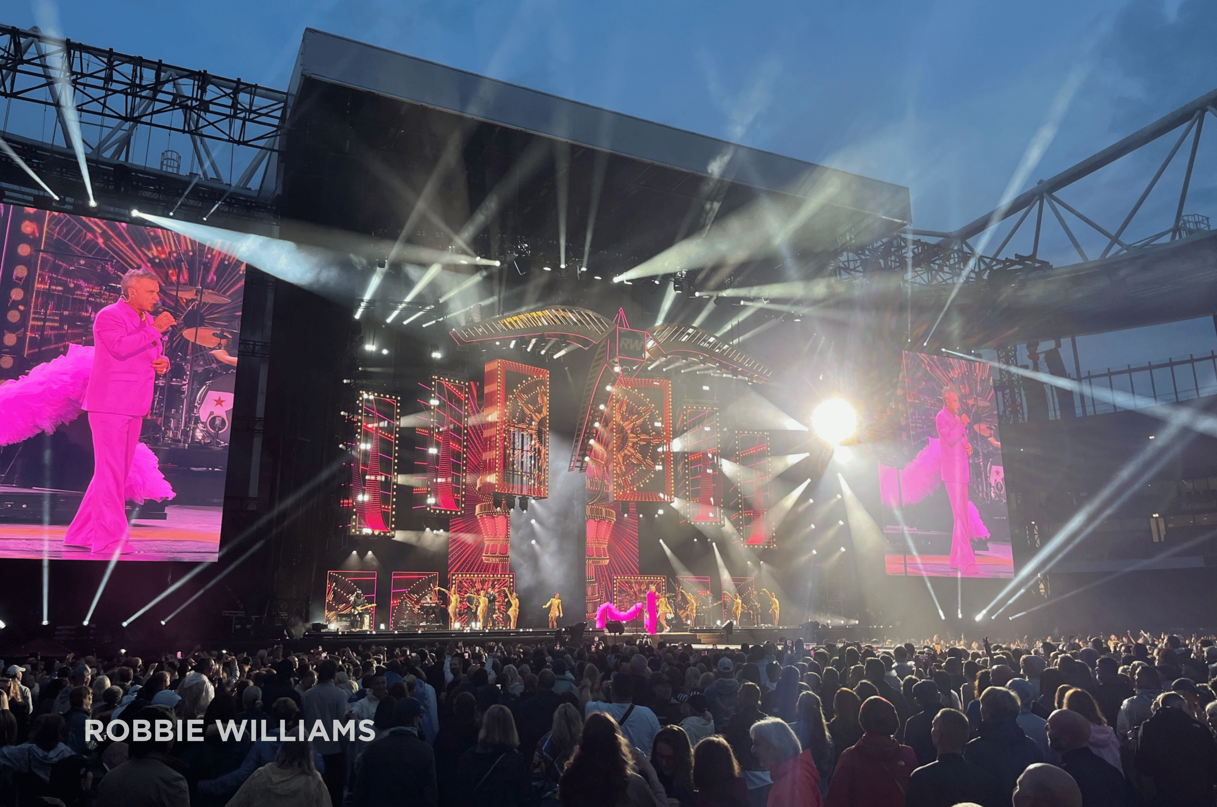 ROBBIE_WILLIAMS_2025