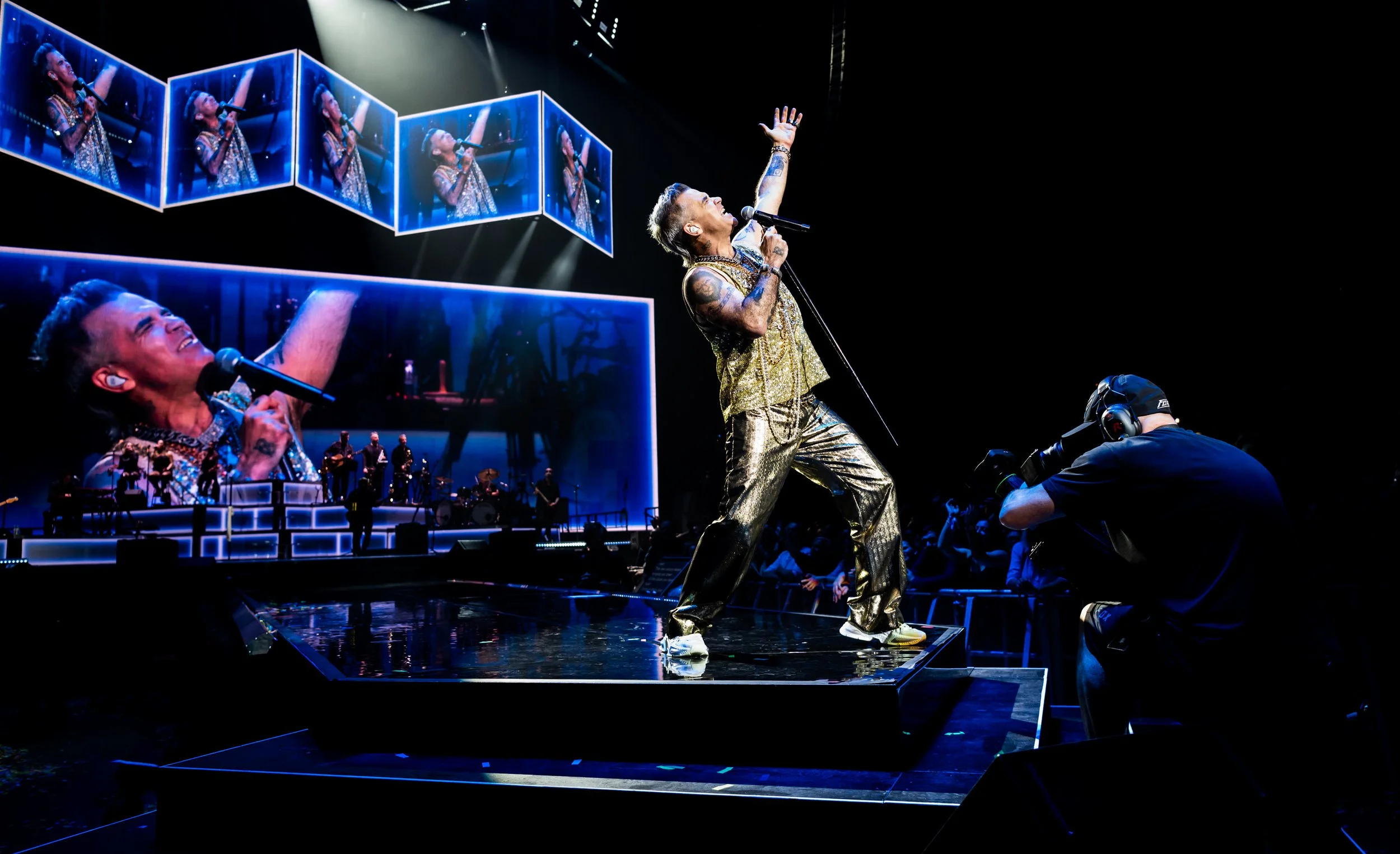 Robbie Williams 2022 Tour - full upstage LED wall with unique LED elements, delivered by Universal Pixels
