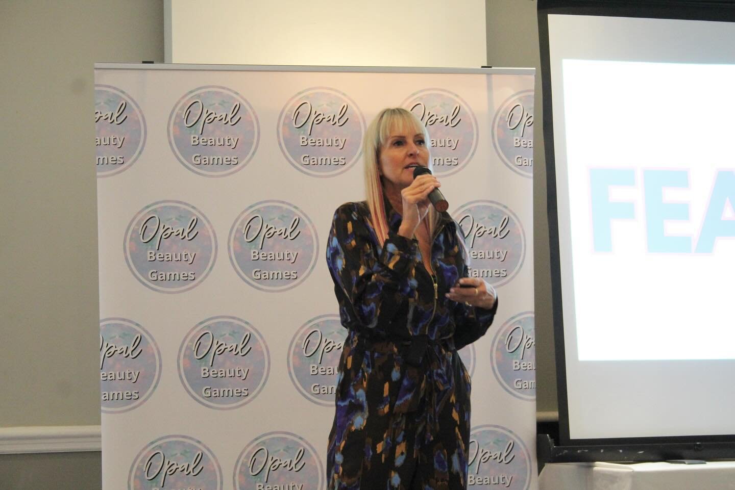 Wow how amazing was @joanna_lee_coaching at this year’s conference π
Thank you so much for hosting and putting on an amazing speach π«ΆπΌ
#opal #opalbeautygames #lash #lashconference #lashes #lashcompetition #lashesonfleek #lashesonpoint #con