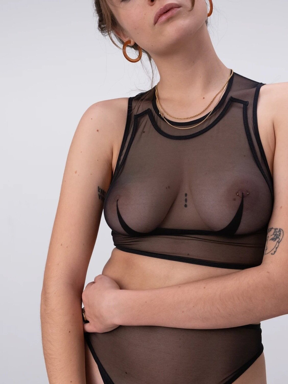 Underwired bras do not compress lymph nodes or cause toxins to