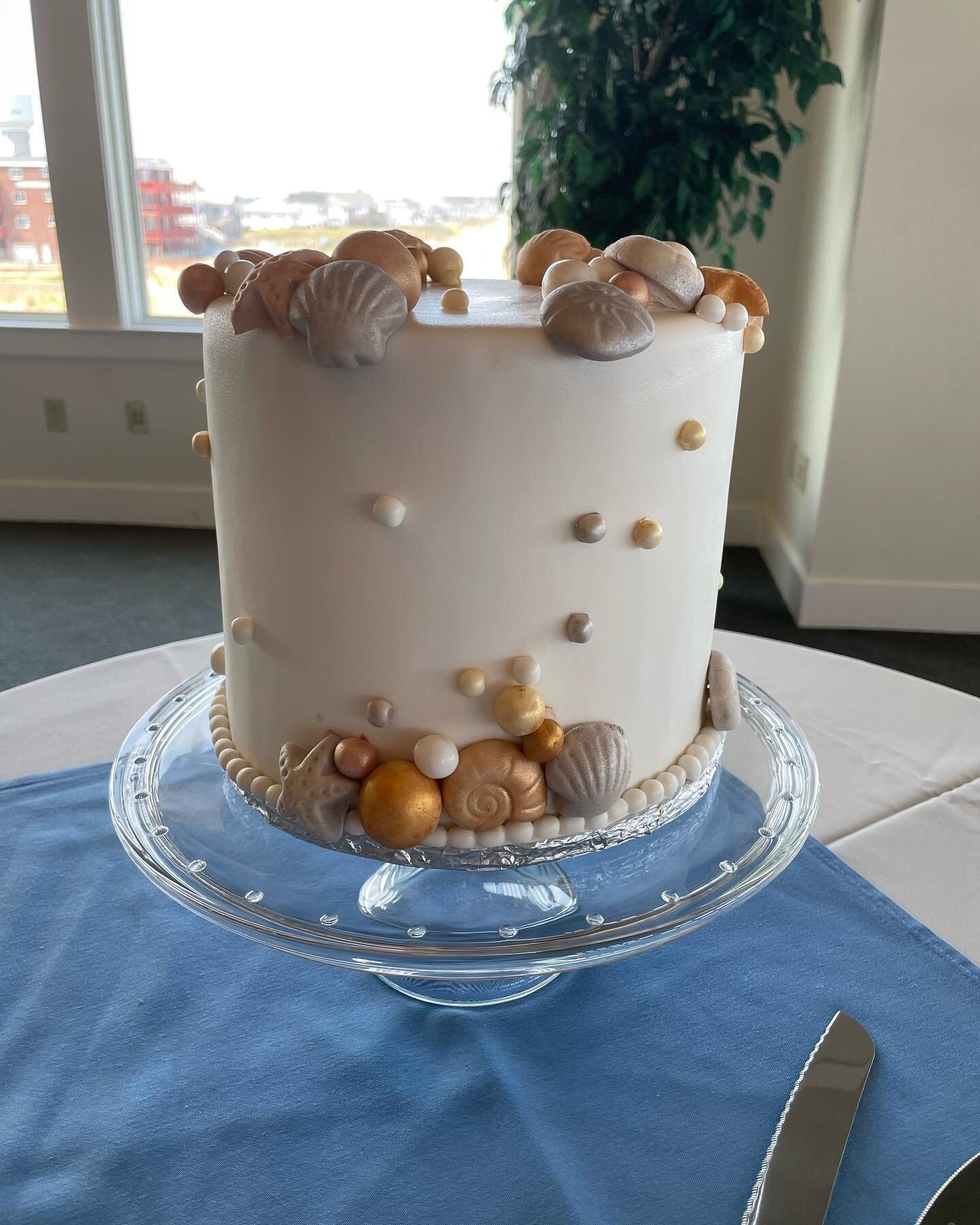 Celebrating love by the sea 🌊 Congratulations to the happy couple Cam and Gina! This sea inspired red velvet cake fit right in with the scenery! 
.
.
.
.
#bostonpastrychef #salisburybeach #weddingcake #redvelvet #summerwedding #wedding #cakesofbosto