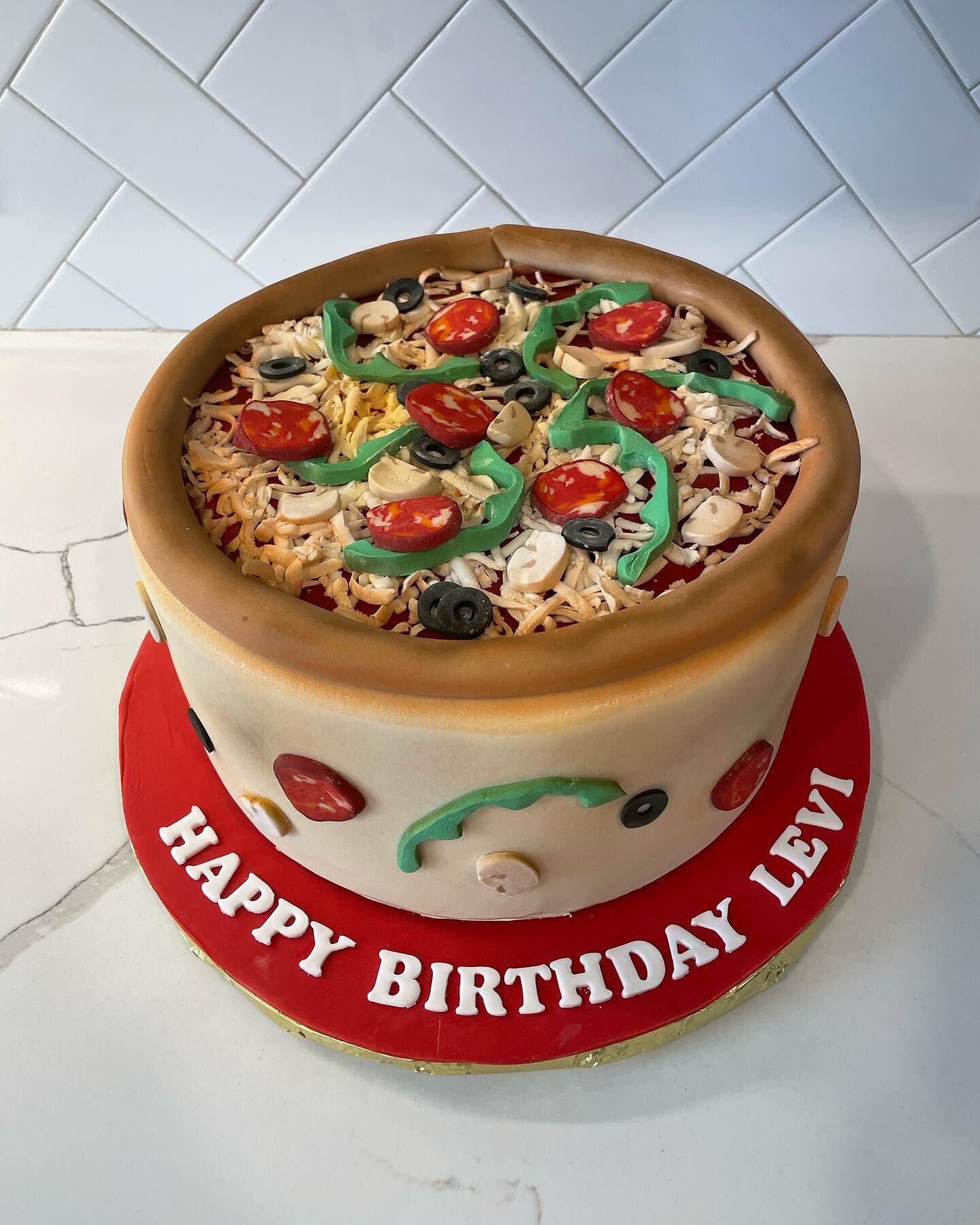 Slice of pizza or cake? Had some fun making this life size pizza inspired birthday cake with all the toppings you could want! Vanilla raspberry mousse 🎂🍕
.
.
.
. #bostonpastrychef #pizzacake #cakesofinstagram #cakesofboston #smallbussiness #pastryc