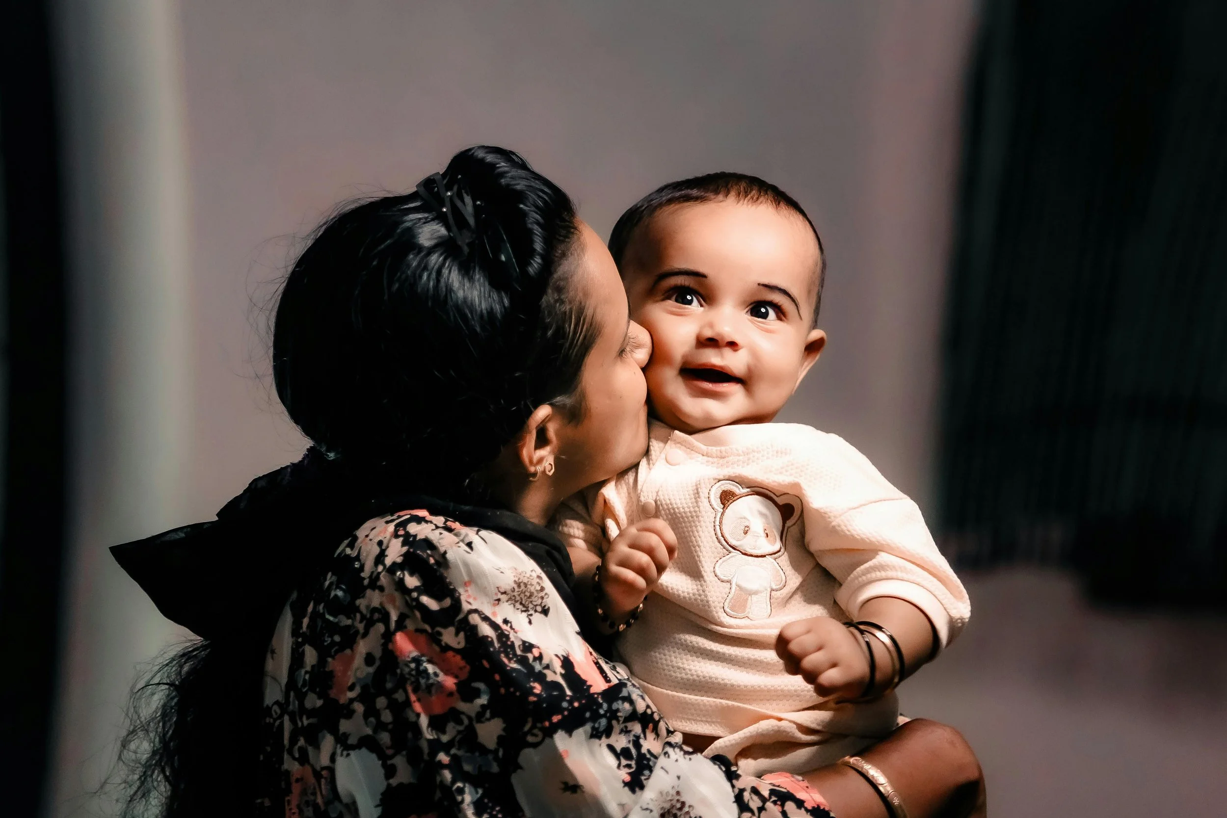 mum with postpartum anxiety