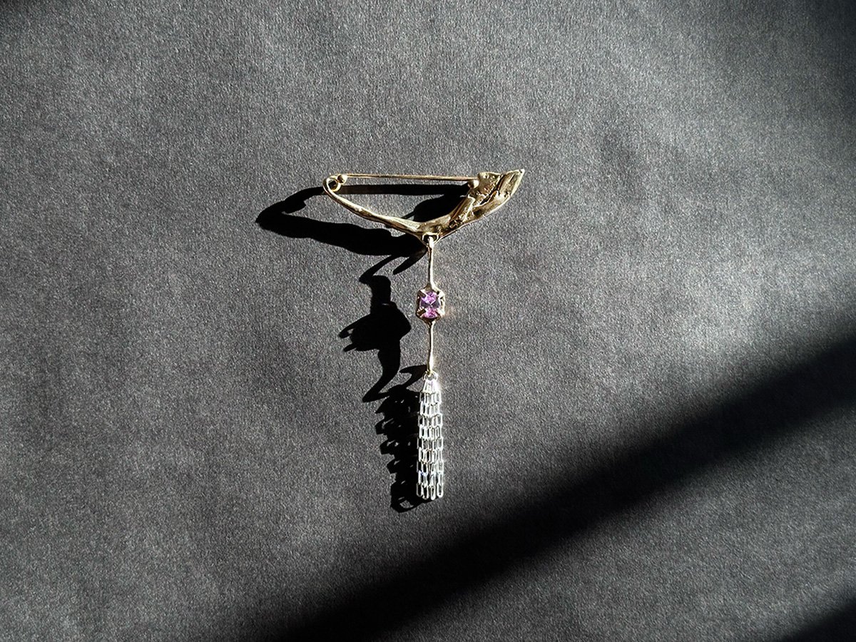 BROOCH3_3.jpg