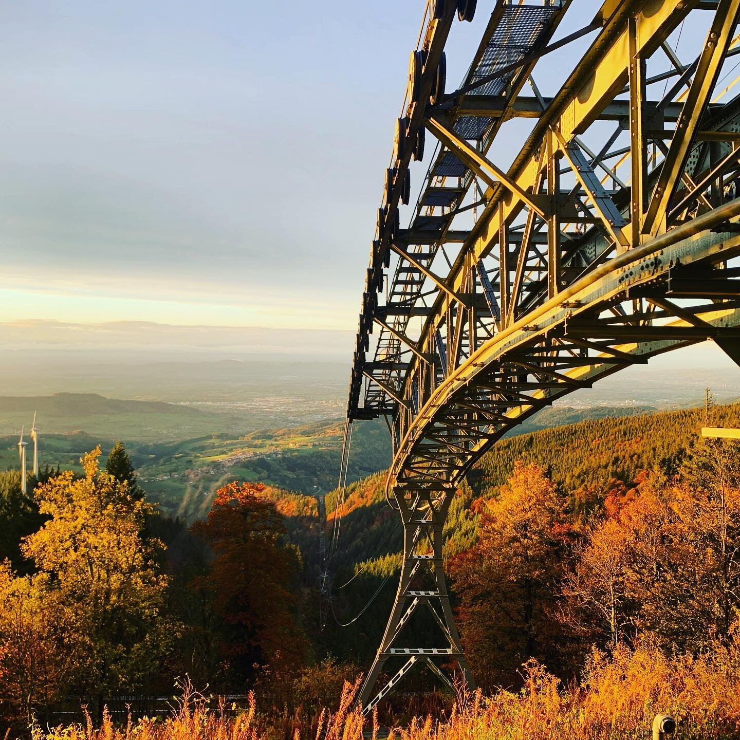 🚠 ⛔Die Schauinslandbahn ist ab sofort und bis voraussichtlich 10. Januar au&szlig;er Betrieb. 🚠 ⛔ ⁣
⁣
Die Corona-Verordnung gilt auch beim Sport und Aufenthalt im Freien. Daraufhin weist das Amt für öffentliche Ordnung ausdrücklich hin. In der a