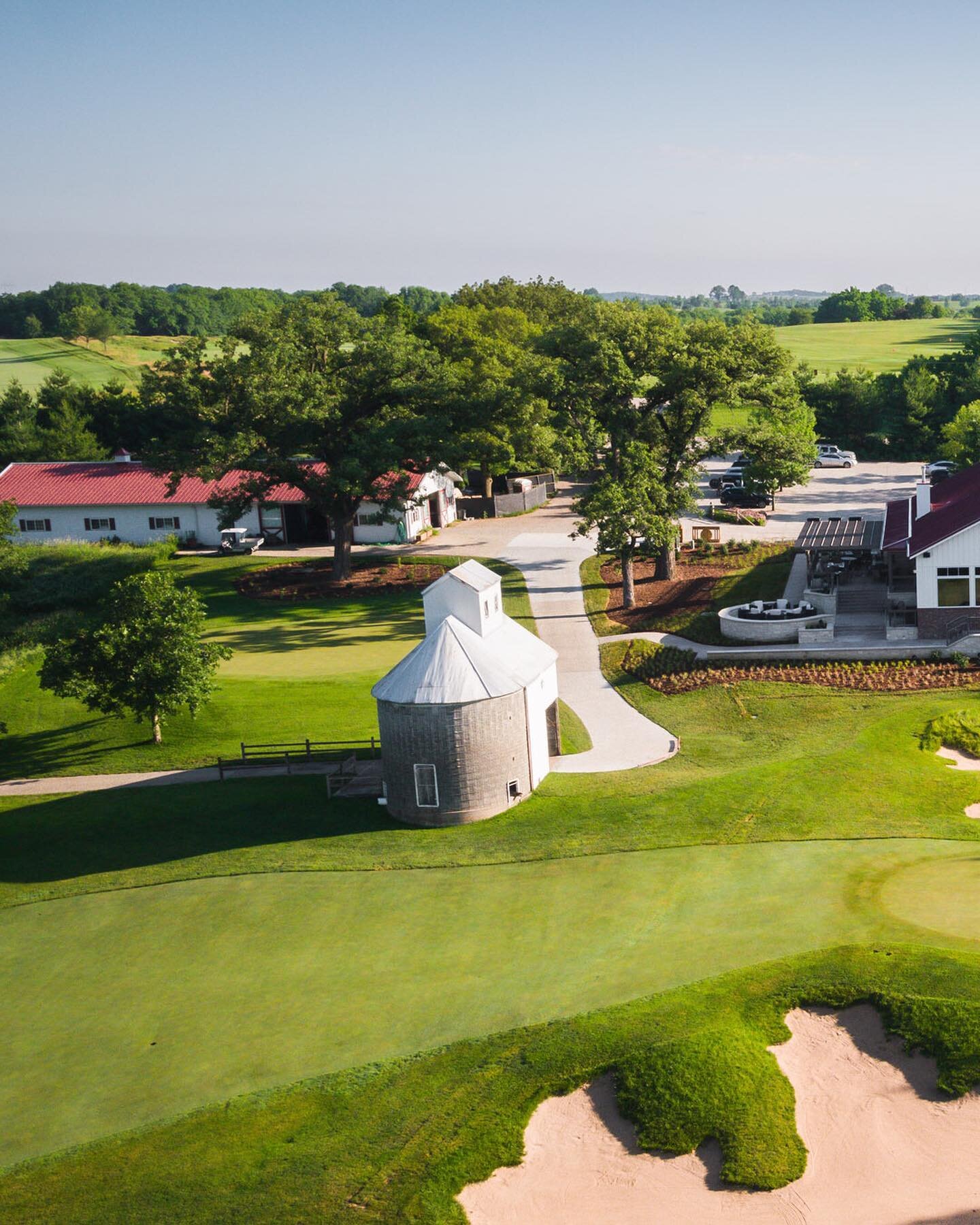 @arborlinks offers its members a true golf retreat that mimics the classic clubs of yesterday. As an exclusive club for golf purists, limited membership ensures premier course conditions and an unhurried atmosphere. Off the course, ArborLinks offers 