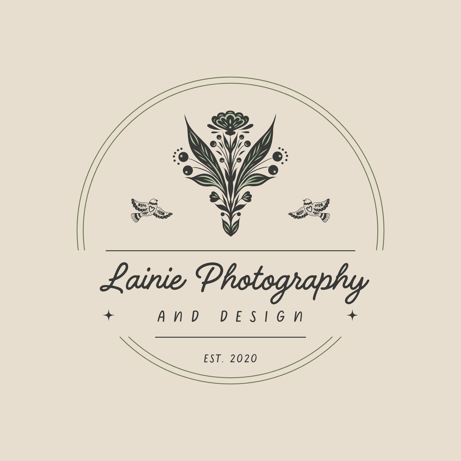 Lainie Photography &amp; Design 