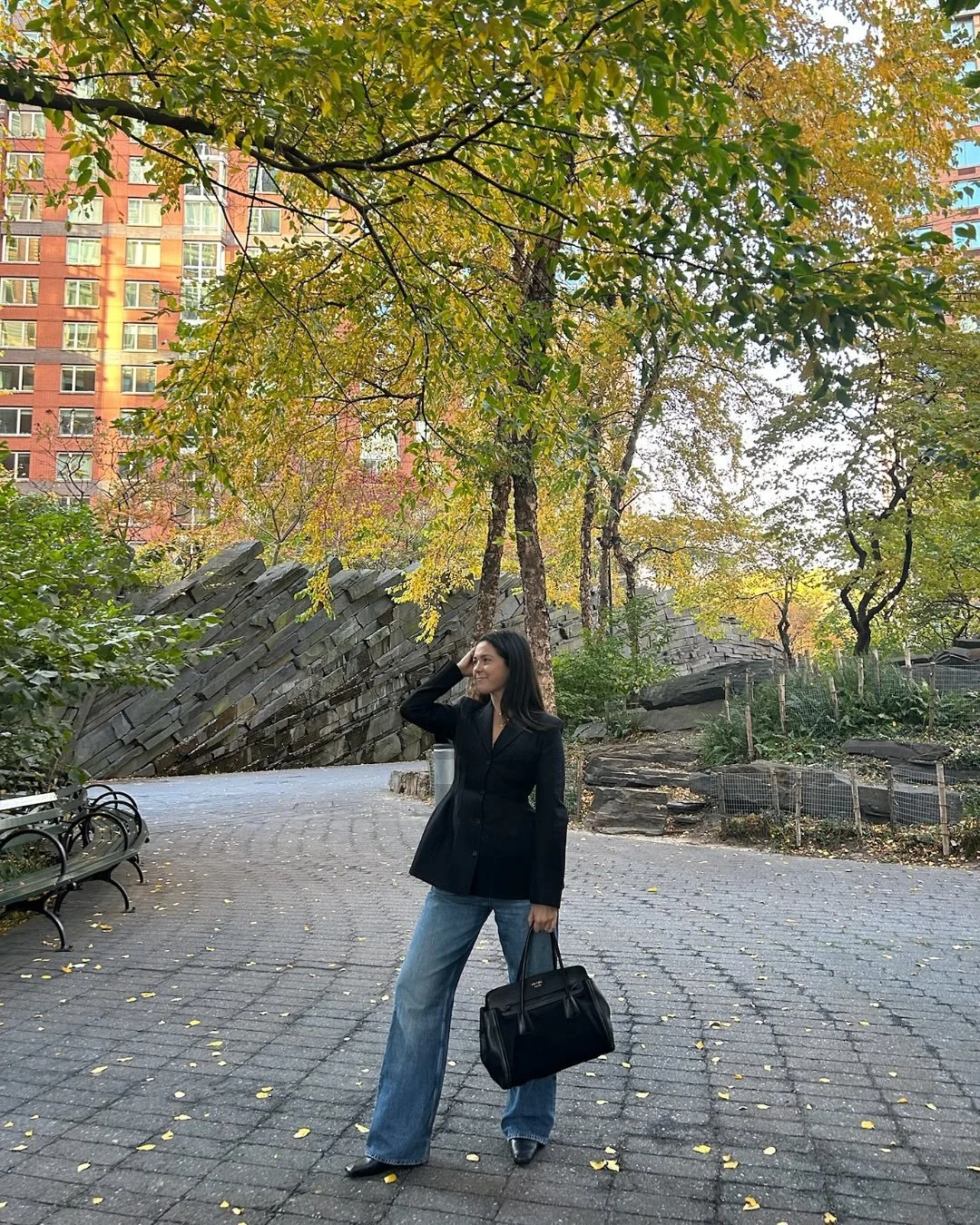 Nothing better than fall in NYC 🍂

If you&rsquo;re on the hunt for that perfectly cinched blazer moment&hellip; you&rsquo;re not alone. Comment BLAZER below to shop similar styles.