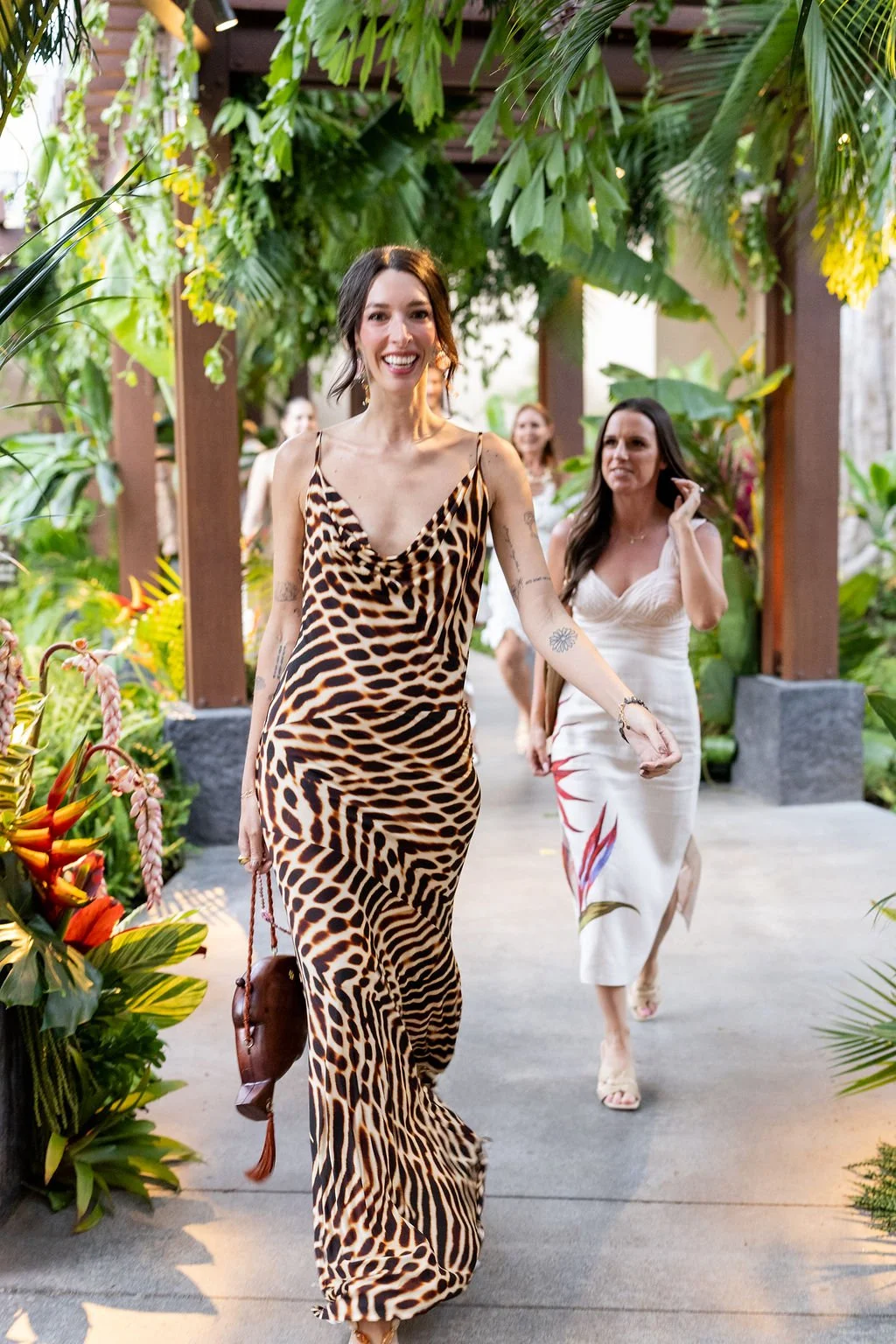 MollyMcCauley_EngageMaui_Luau_01.jpg