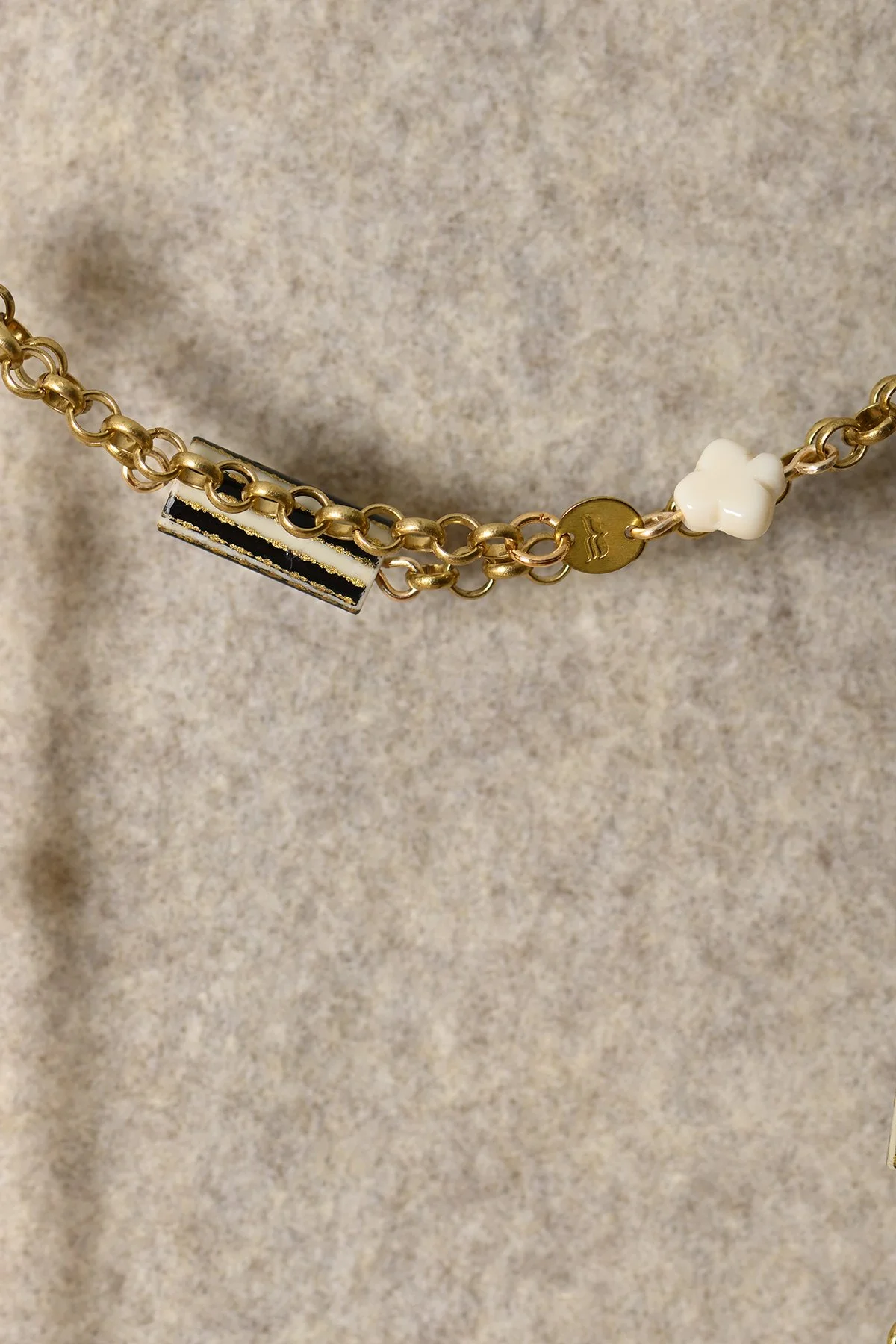 Game_Night_Necklace_blackhearts_4.jpg