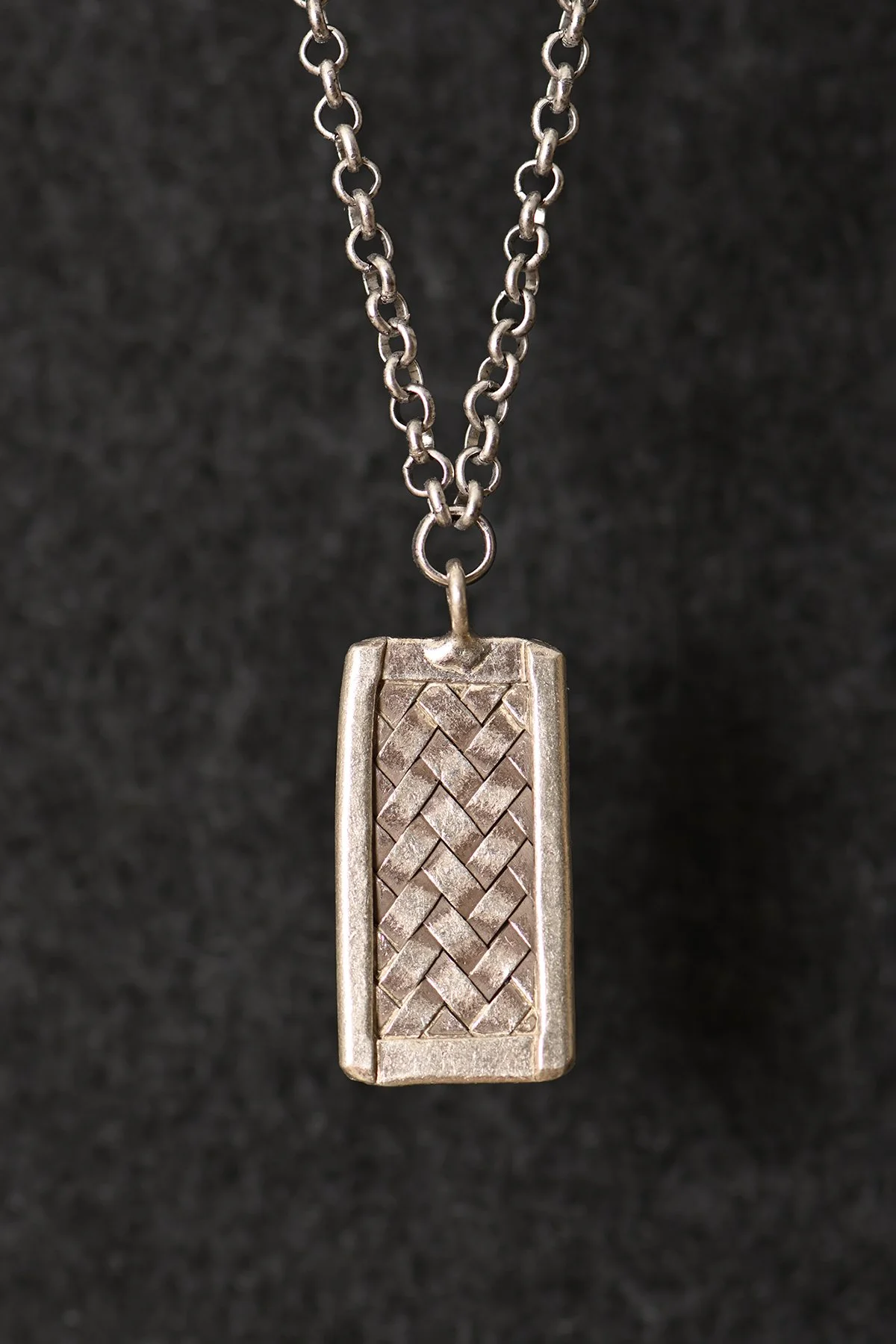 Crosshatch_Necklace_2.jpg