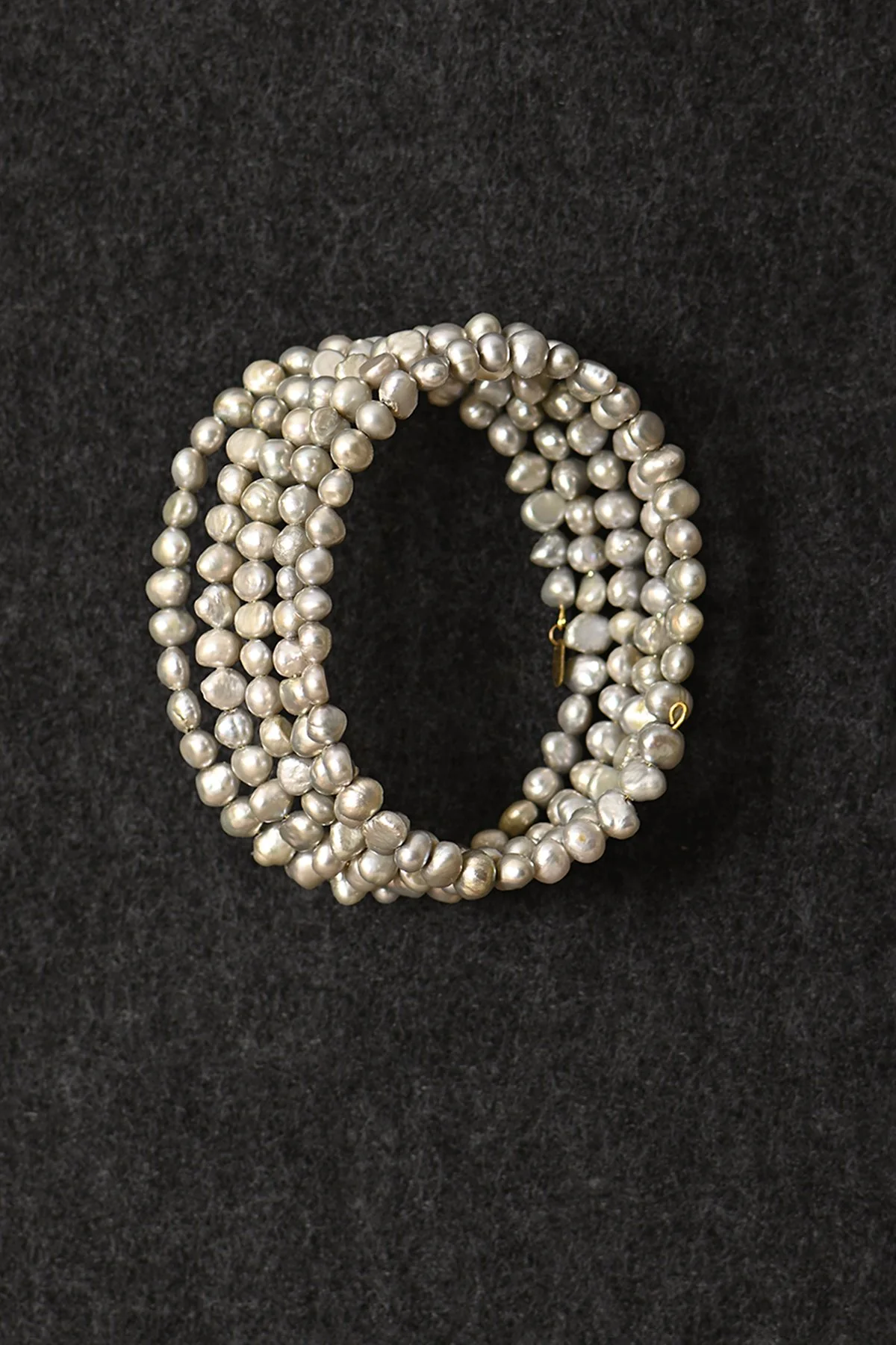 Gris_de_Perle_Bracelet_1.jpg