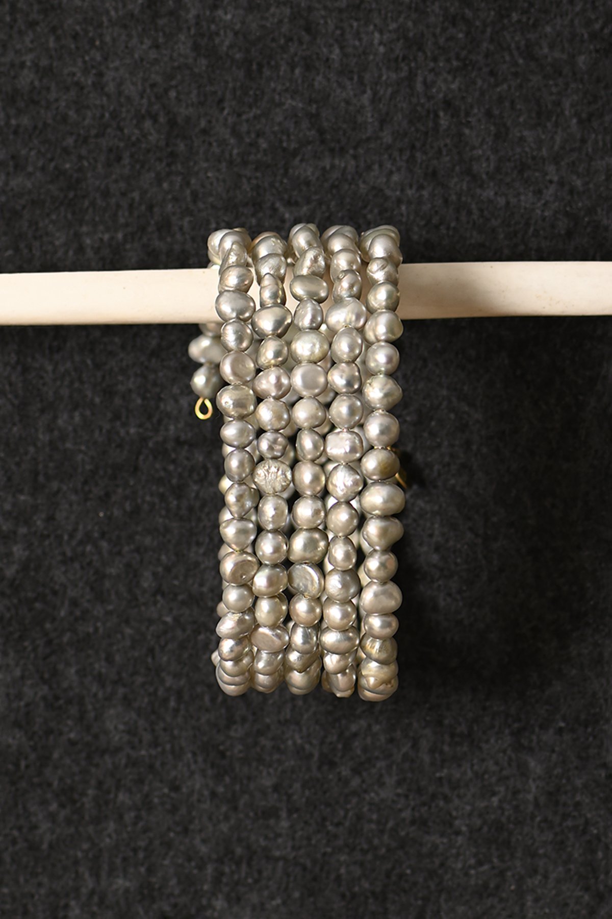 Gris_de_Perle_Bracelet_3.jpg