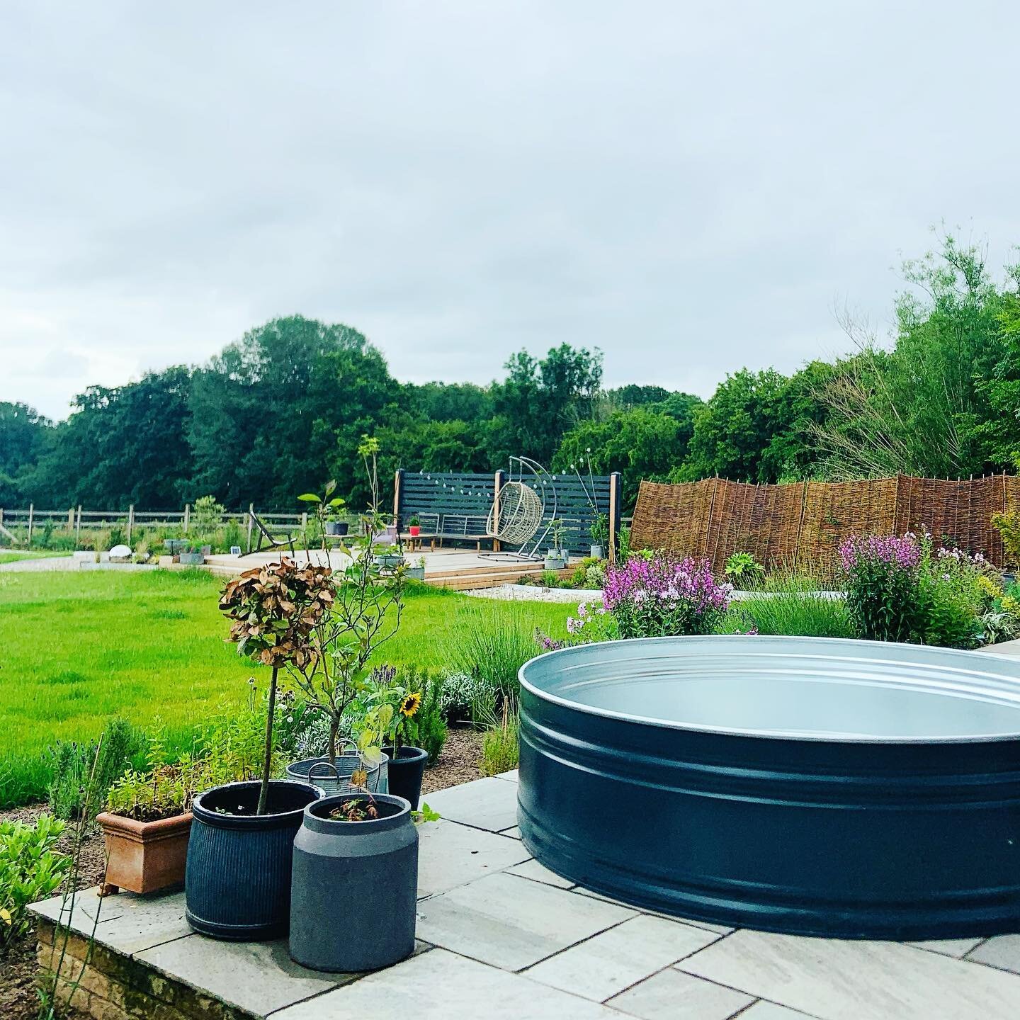 Anthracite Grey (RAL 7016) was by far the most popular Diptank colour last year. 

What colour would you paint yours? 
🎨

#diptanks #takeadip #garden #gardeninspo #anthracite #pool #paddlingpool #stocktankpool #custompaint