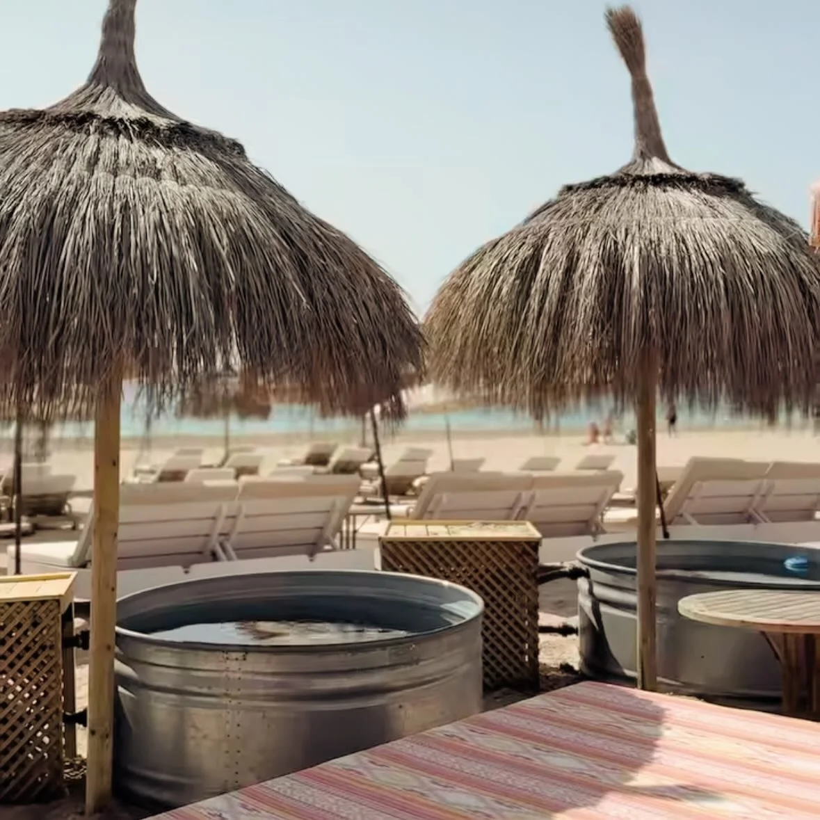 Just perfection 🏝️🍹🌅

#ibiza #diptanks #tankkd #takeadip #casabonaf&eacute;ibiza #beach #privatebeachclub