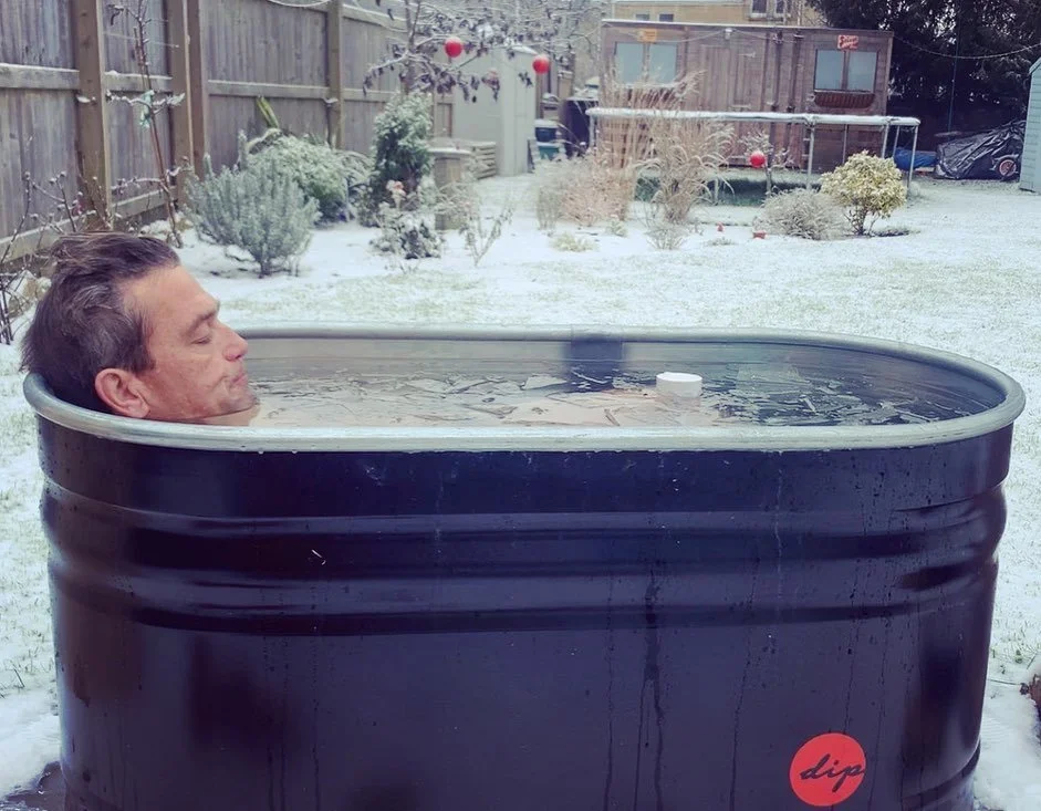 Keen Ice Bathers enjoying the dip in temperatures this week - free ice ❄️🙌 

#icebath #coldwatertherapy #freeice #ukweather #takeadip #diptanks #newyearsresolution #coldeaterimmersion #health #recovery