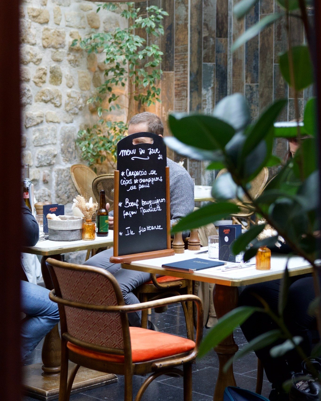 Tous les midis, notre &eacute;quipe en cuisine vous concocte un nouveau menu du jour : entr&eacute;e, plat et dessert in&eacute;dits. Rendez-vous tous les matins en story pour d&eacute;couvrir le nouveau menu du jour du Mauricette ! 

#restaurantlisl