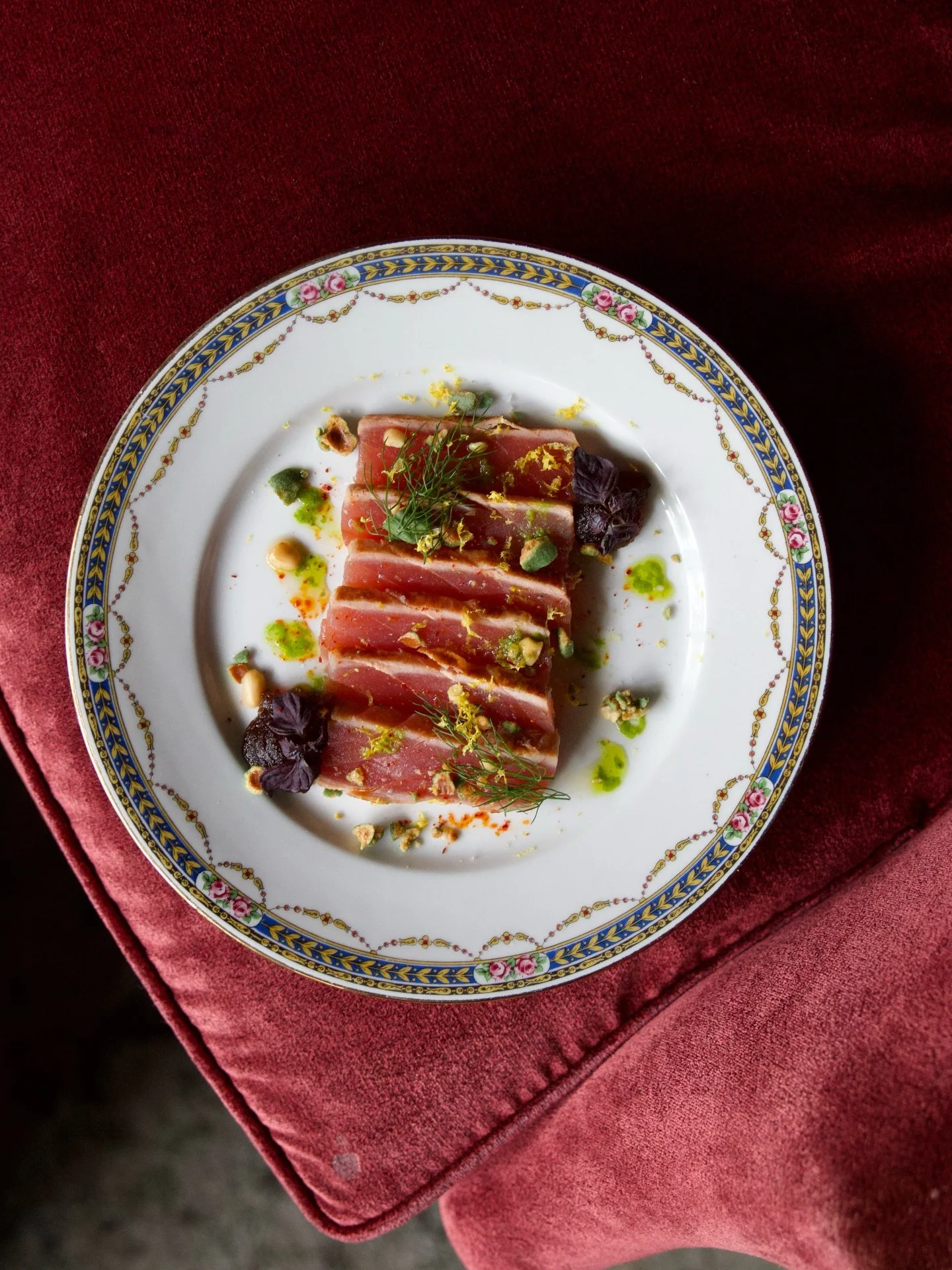 Au Mauricette retrouvez un thon rouge saku, sublim&eacute; par des &eacute;clats de cacahu&egrave;tes wasabi et un gel ponzu 🥜

#restaurantlisleadam #restaurantvaldoise #valďoise #lisleadamtourisme #lisleadam