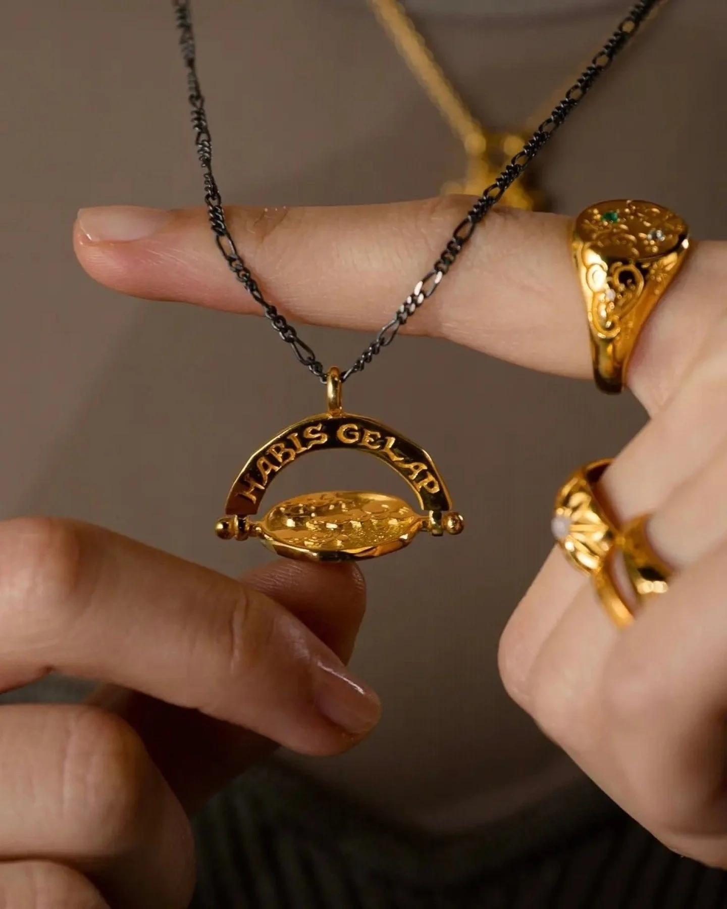 Building a new look for the new year? With sterling silver, gold, and brass options, there is a piece for every style. Whether you like the clean minimalist look, or are searching for a one-of-a-kind vintage, our team is ready to help you find the id