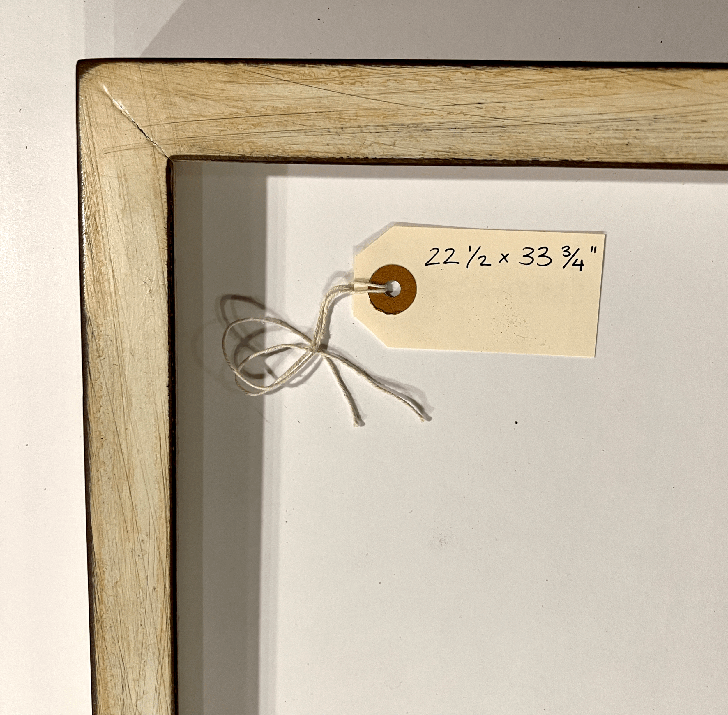 Cream Metal Frame, Closed Corner