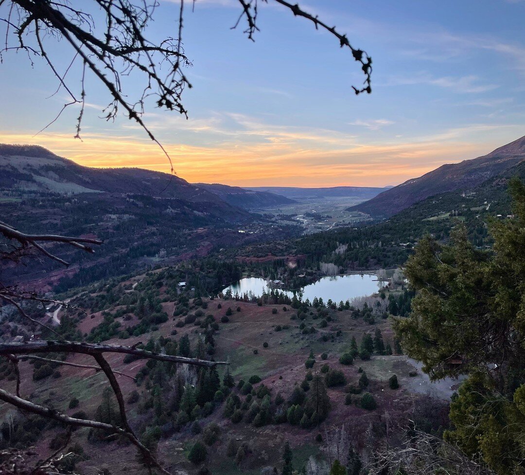 Along with the stunning views of the town of Ouray, Gold Mountain Ranch also boasts beautiful scenery looking north to Ridgway. Directly Below is Jack Ass Flats and peaceful Lake Lenore. There isn't a bad place to watch a sunset on this property. 

w