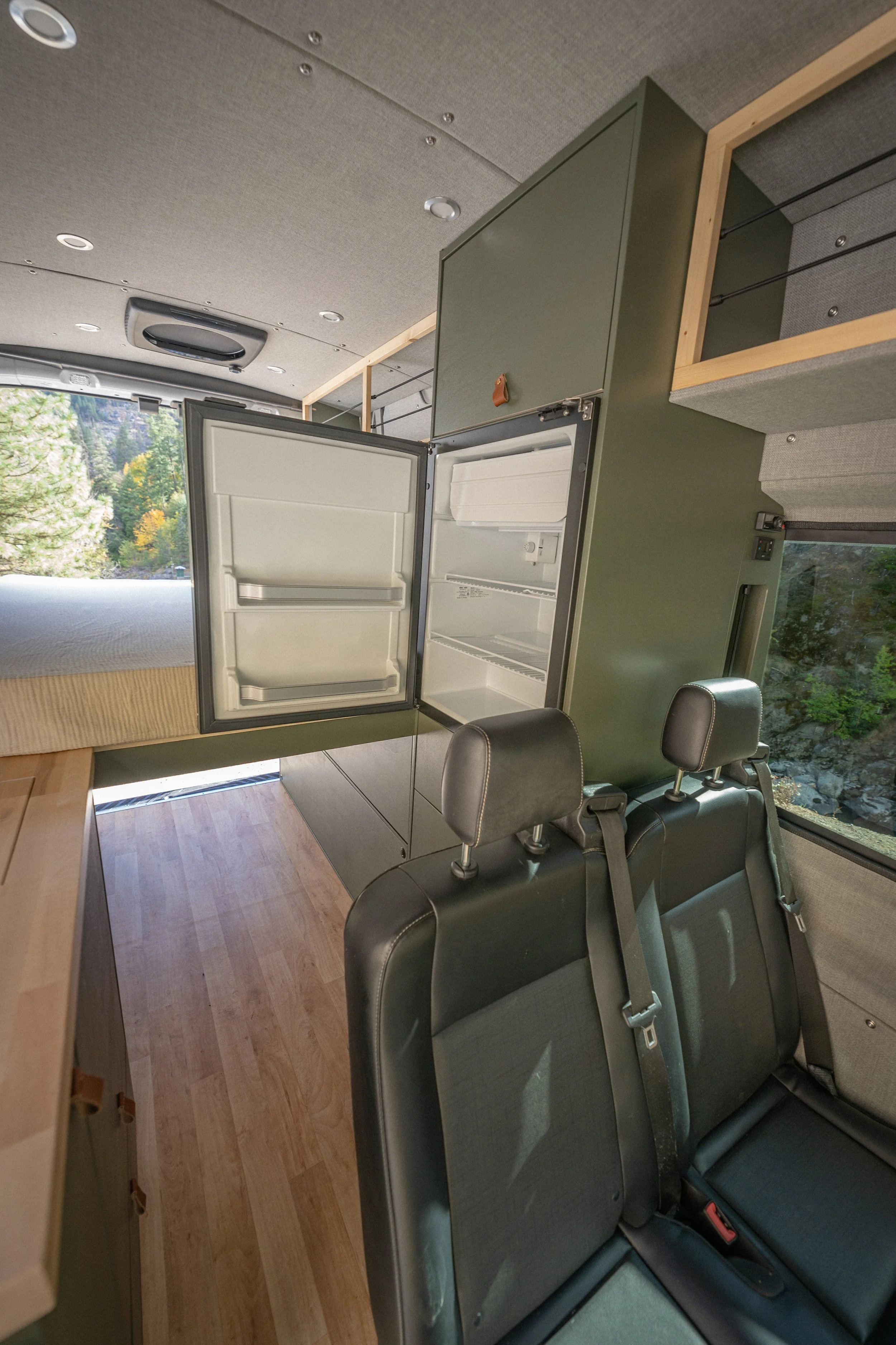 Transit_Fam_adv_Van-3.jpg