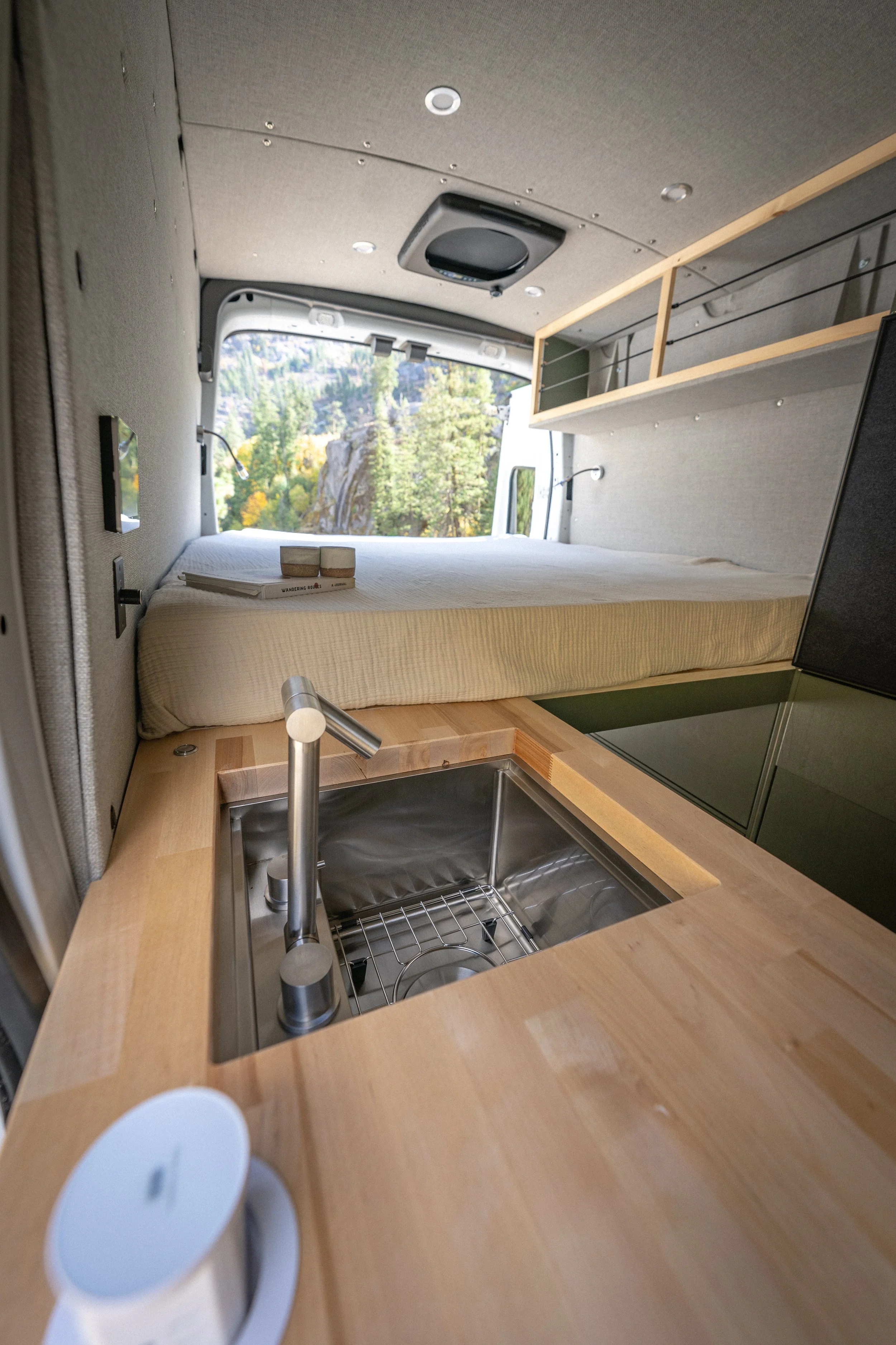 Transit_Fam_adv_Van-2.jpg