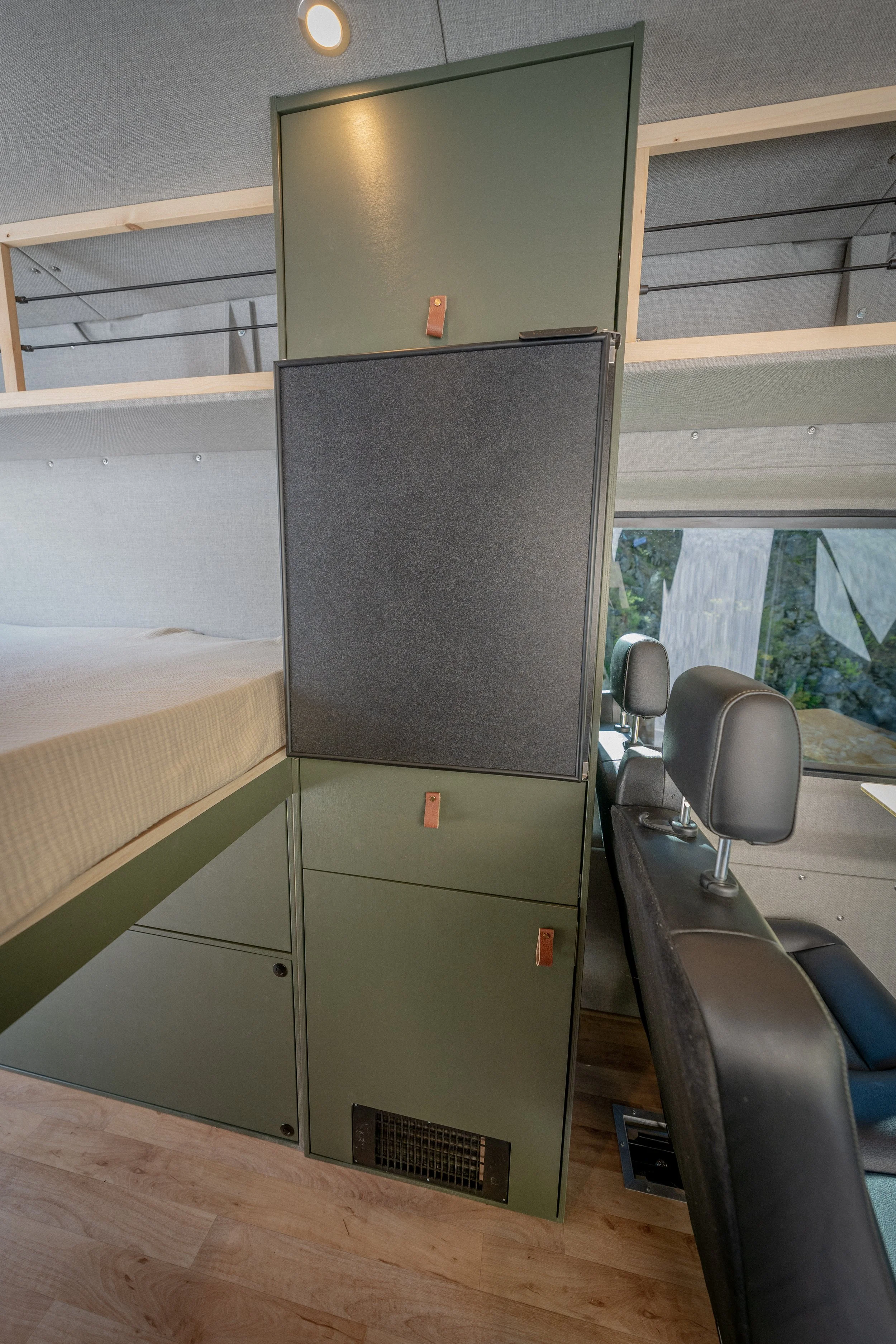 Transit_Fam_adv_Van-22.jpg