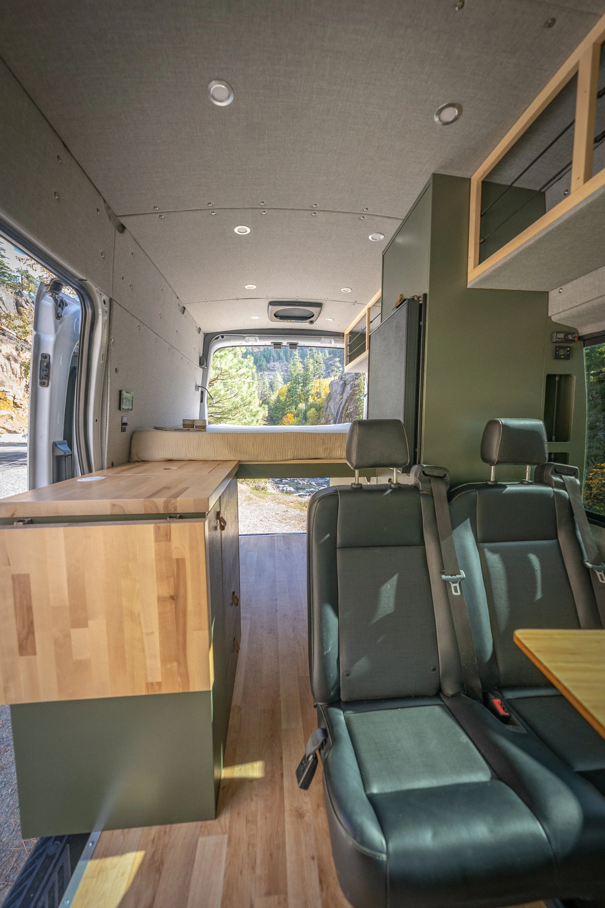 Transit_Fam_adv_Van-4.jpg